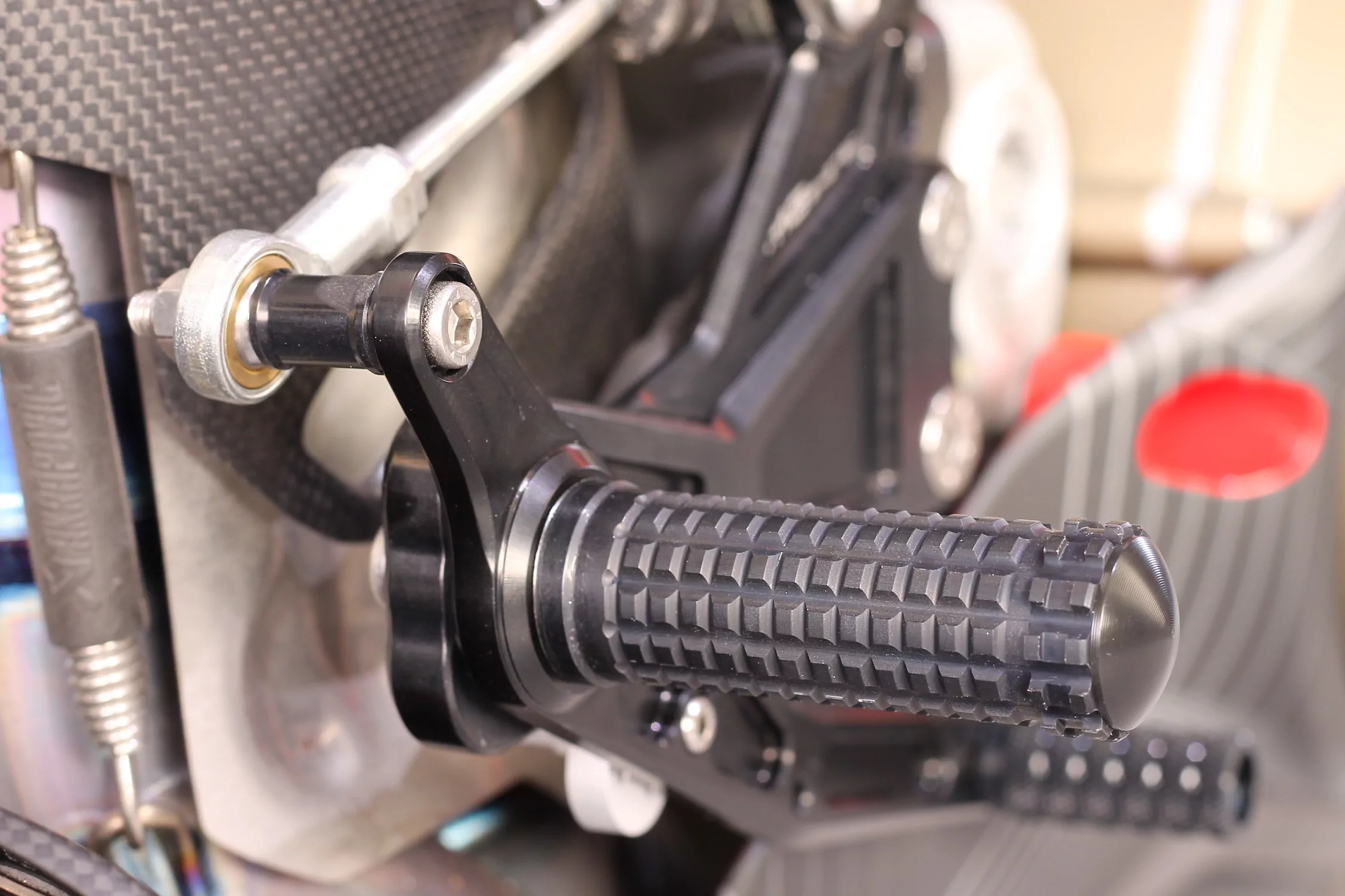 MG Biketec Sportfussrastenanlage / Rastenanlage / Fußrastenanlage mit ABE, gültig in D - A - CH für Ducati Panigale V4 ab 2021