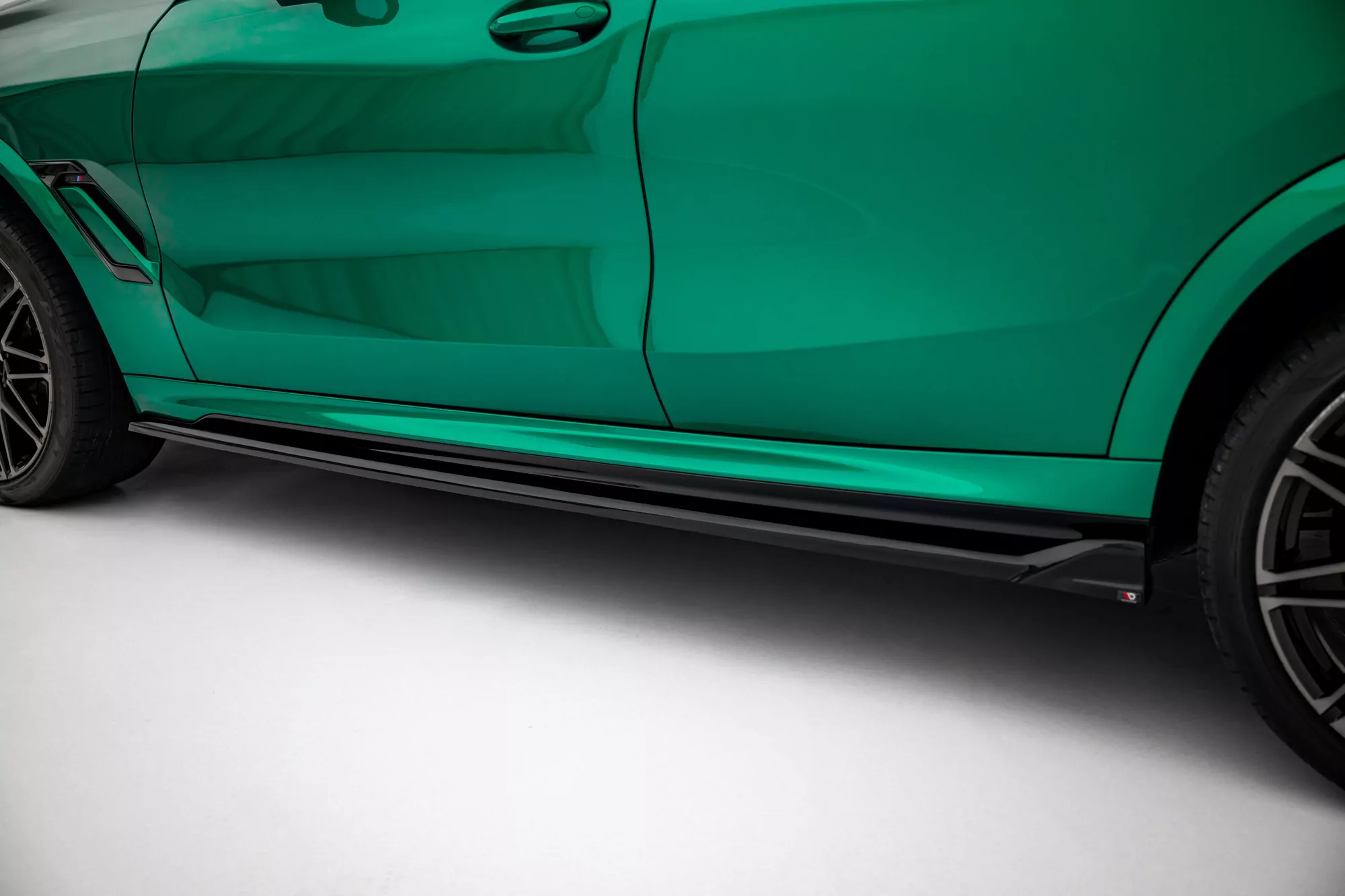 Seitenschweller Ansatz Für BMW X6 M F96 / X6 M-Paket G06 Schwarz Hochglanz