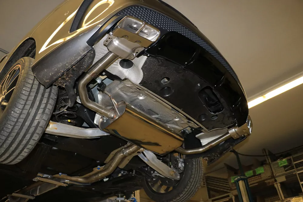 Mercedes CLA - C117/ X117 für AMG-Line/ AMG 45 Optik  Endschalldämpfer quer Ausgang rechts/links für Modelle mit AMG45 oder AMG-Line Endrohre - Endrohre in originaler Stoßstange
