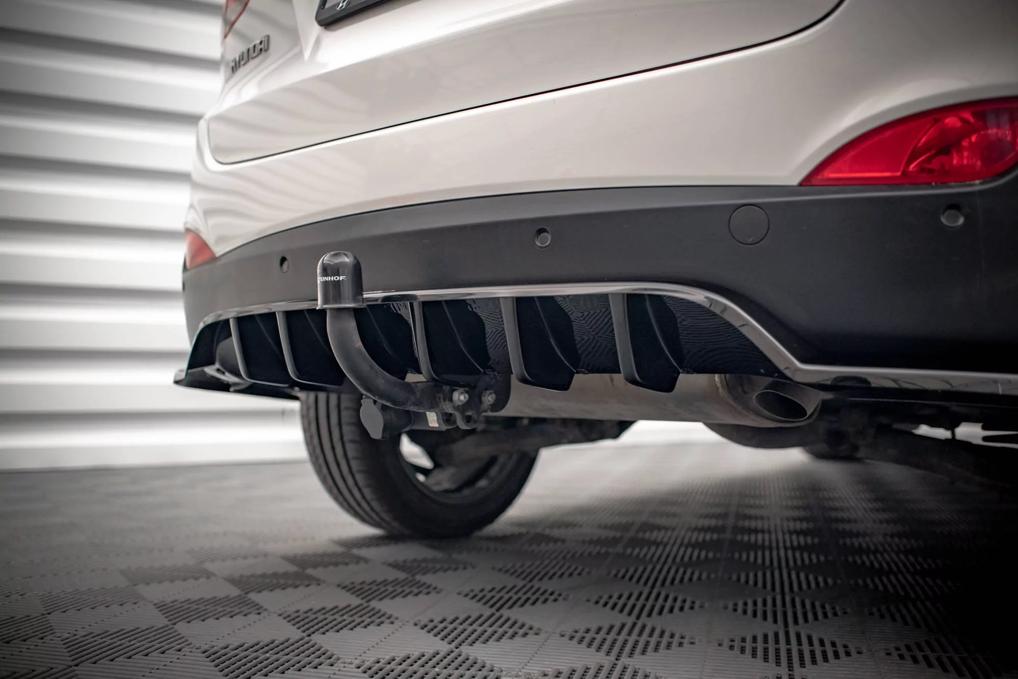 Hinten Splitter (mit Einem Vertikalem Balken) Hyundai Ix35 Mk1 Schwarz Hochglanz