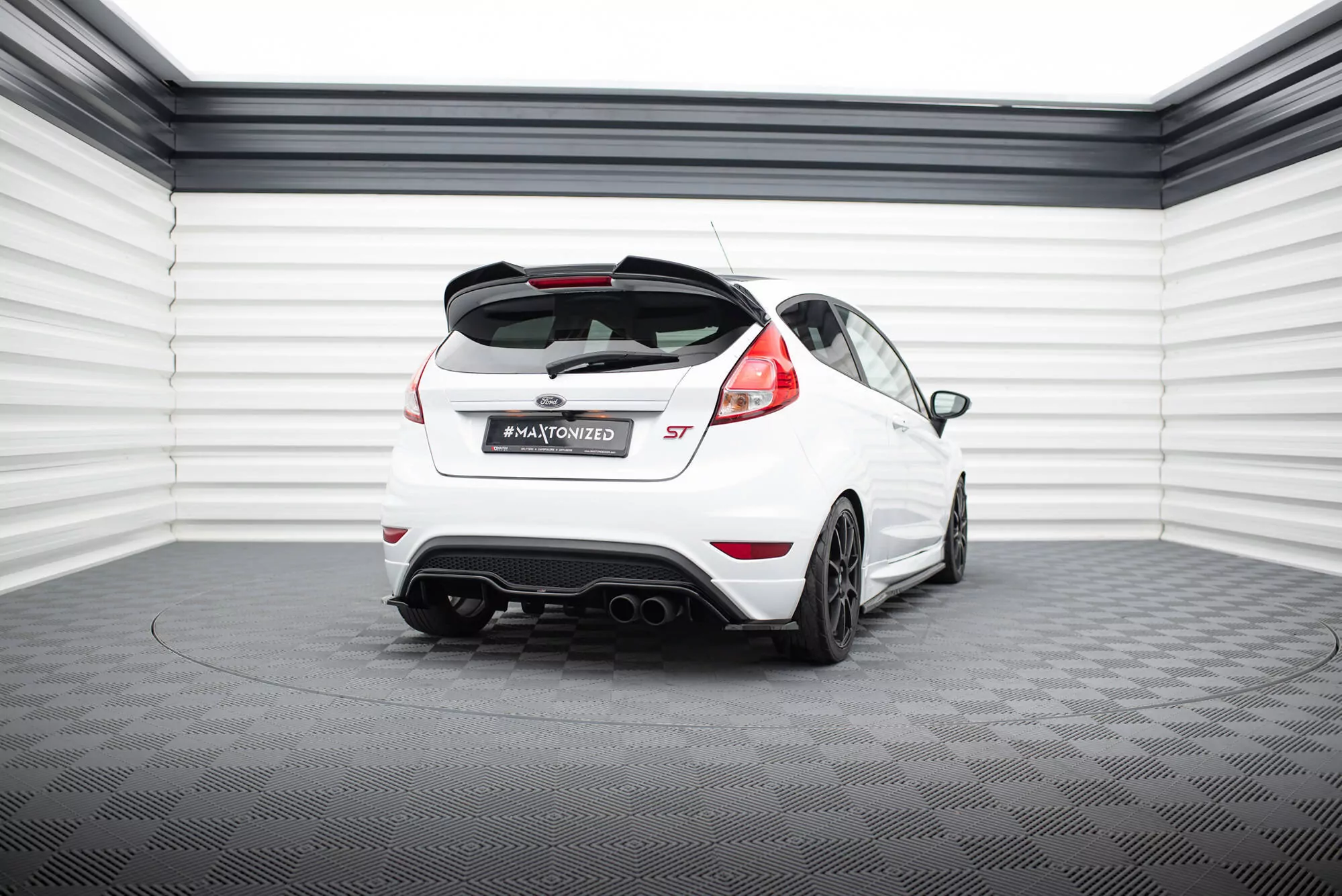 Heck Ansatz Flaps Diffusor V.3 Für Ford Fiesta ST Mk7 Facelift Schwarz Hochglanz
