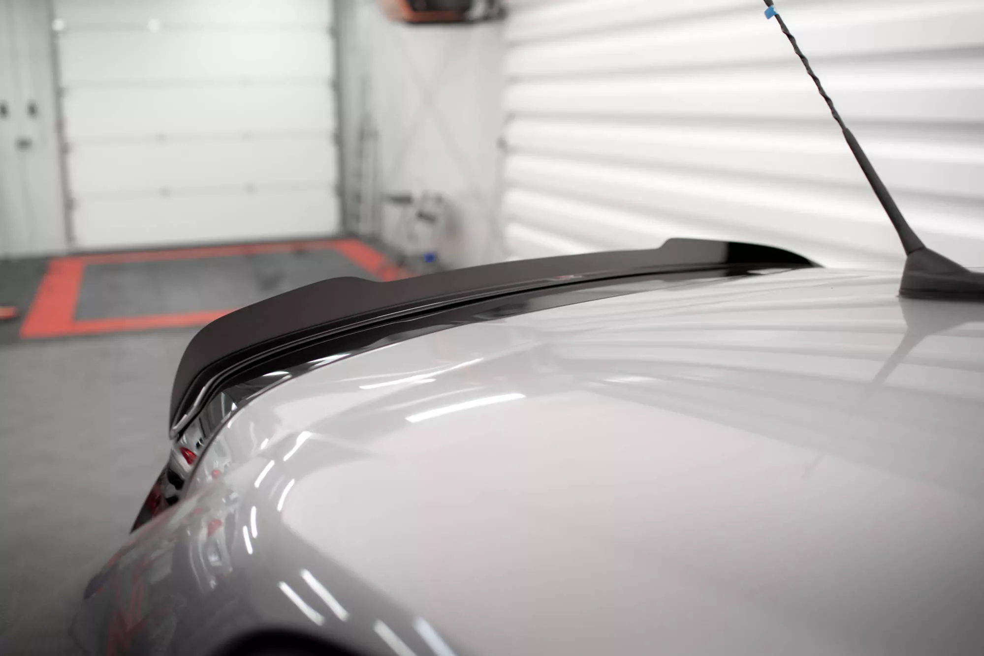 Spoiler CAP V.2 Für Peugeot 208 Mk2 Schwarz Hochglanz