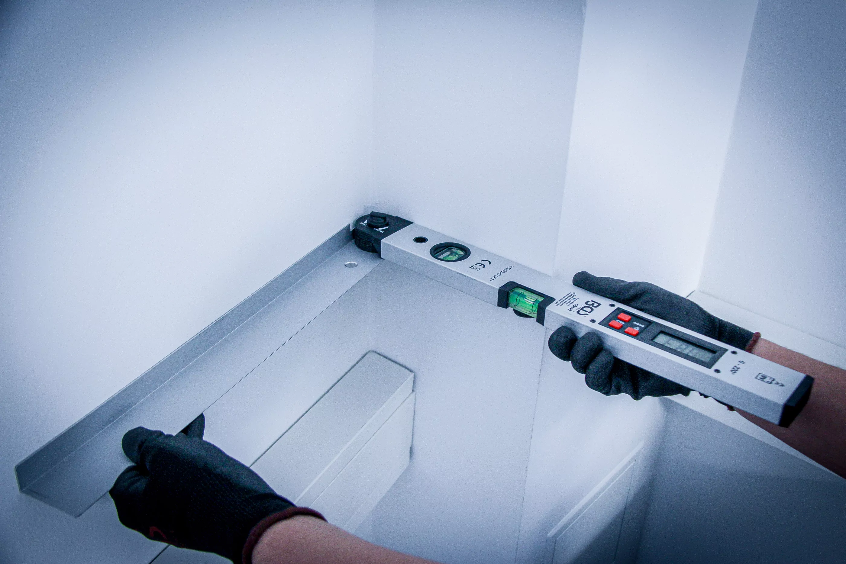 Digitaler LCD-Winkelmesser mit Wasserwaage | 450 mm