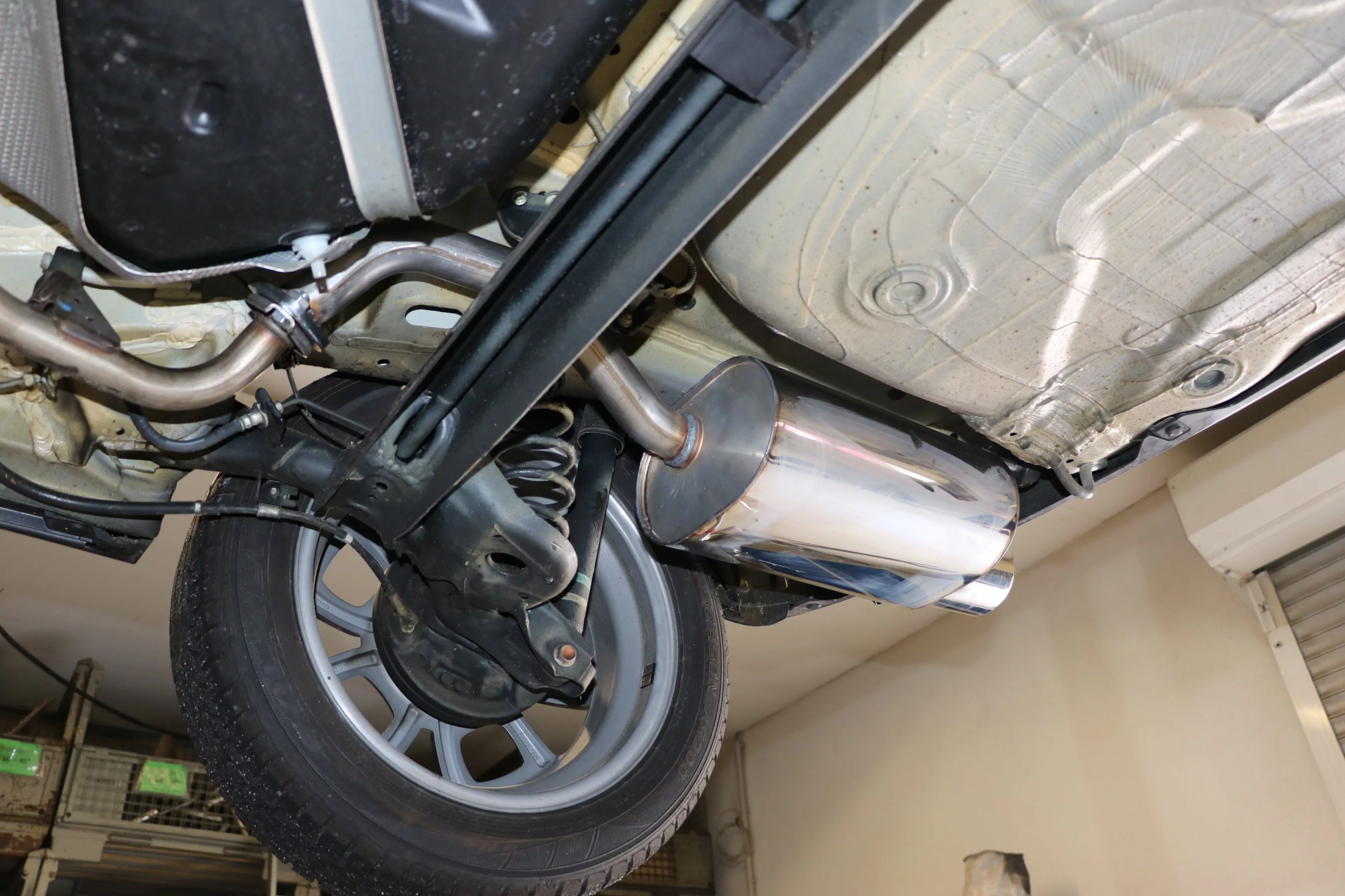 Suzuki Ignis III - Frontantrieb  Endschalldämpfer - 1x90 Typ 16