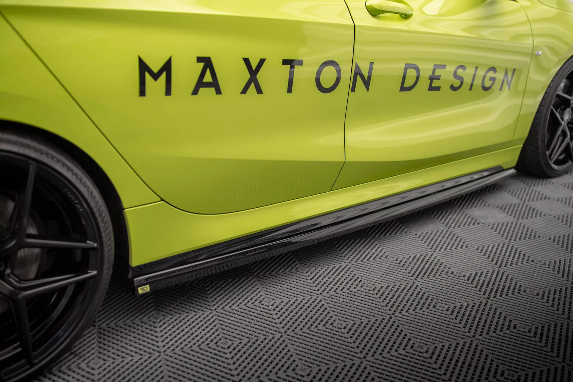 Seitenschweller Ansatz Für V.4 BMW 1er F40 M-Paket/ M135i  Schwarz Hochglanz