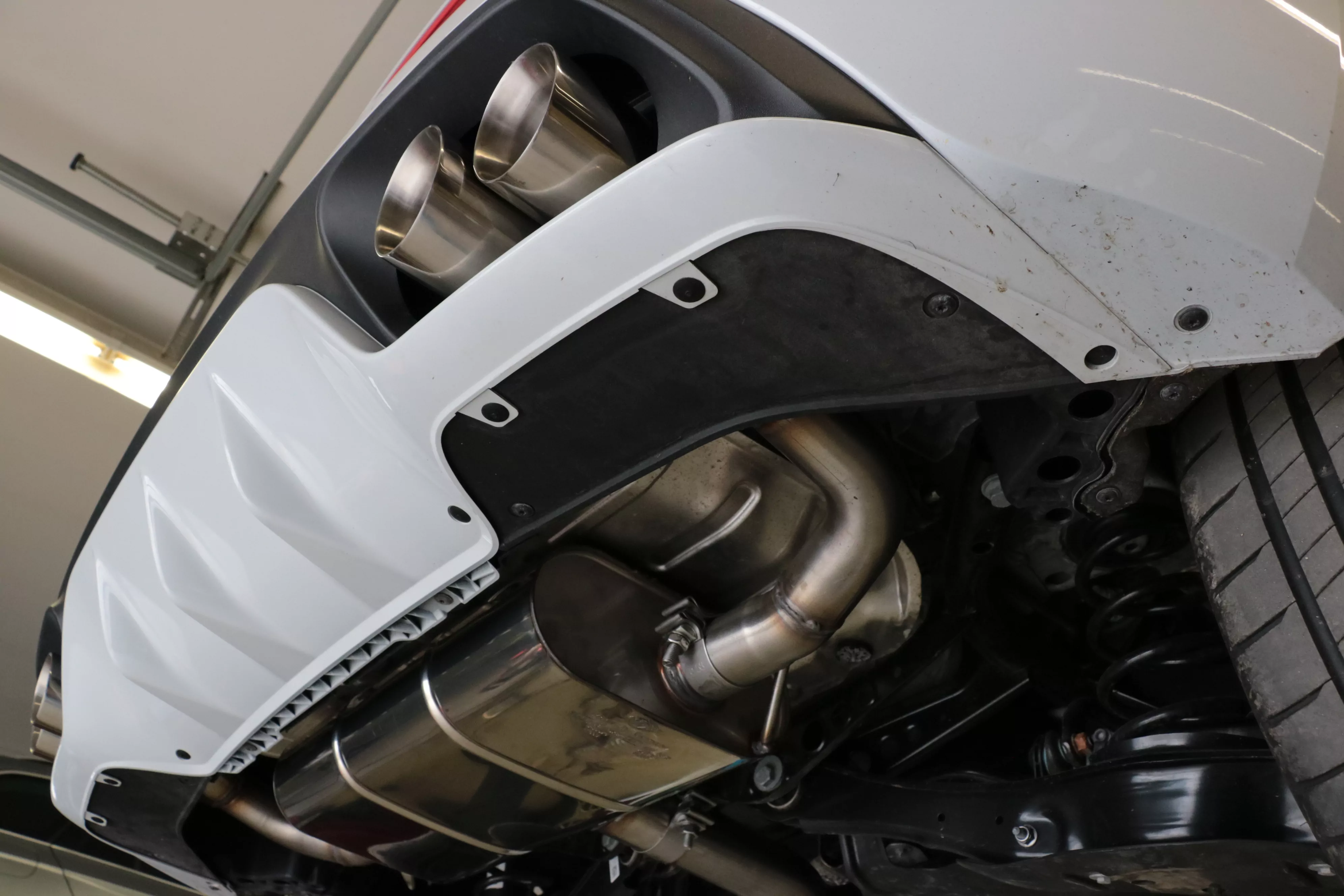 Cupra Leon 4x2 - KL  Endschalldämpfer Ausgang rechts/links - 2x80 Typ 25 rechts/links