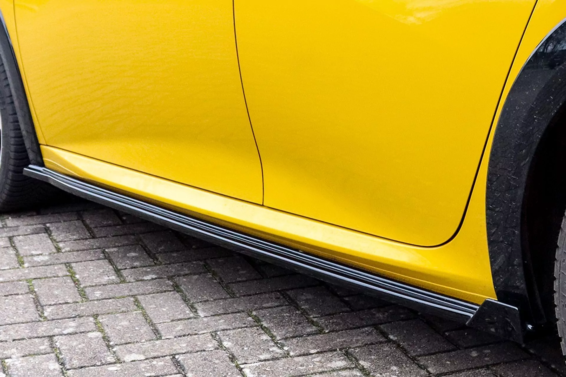 Cup Seitenschweller mit Wing für Peugeot 208 II e208 GT + GT-Line