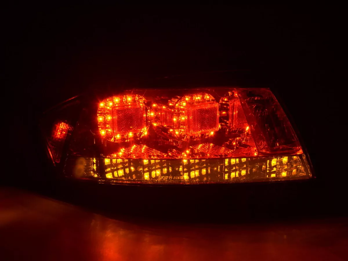 LED Rückleuchten Set Audi TT Typ 8N Bj. 99-06 schwarz für Rechtslenker