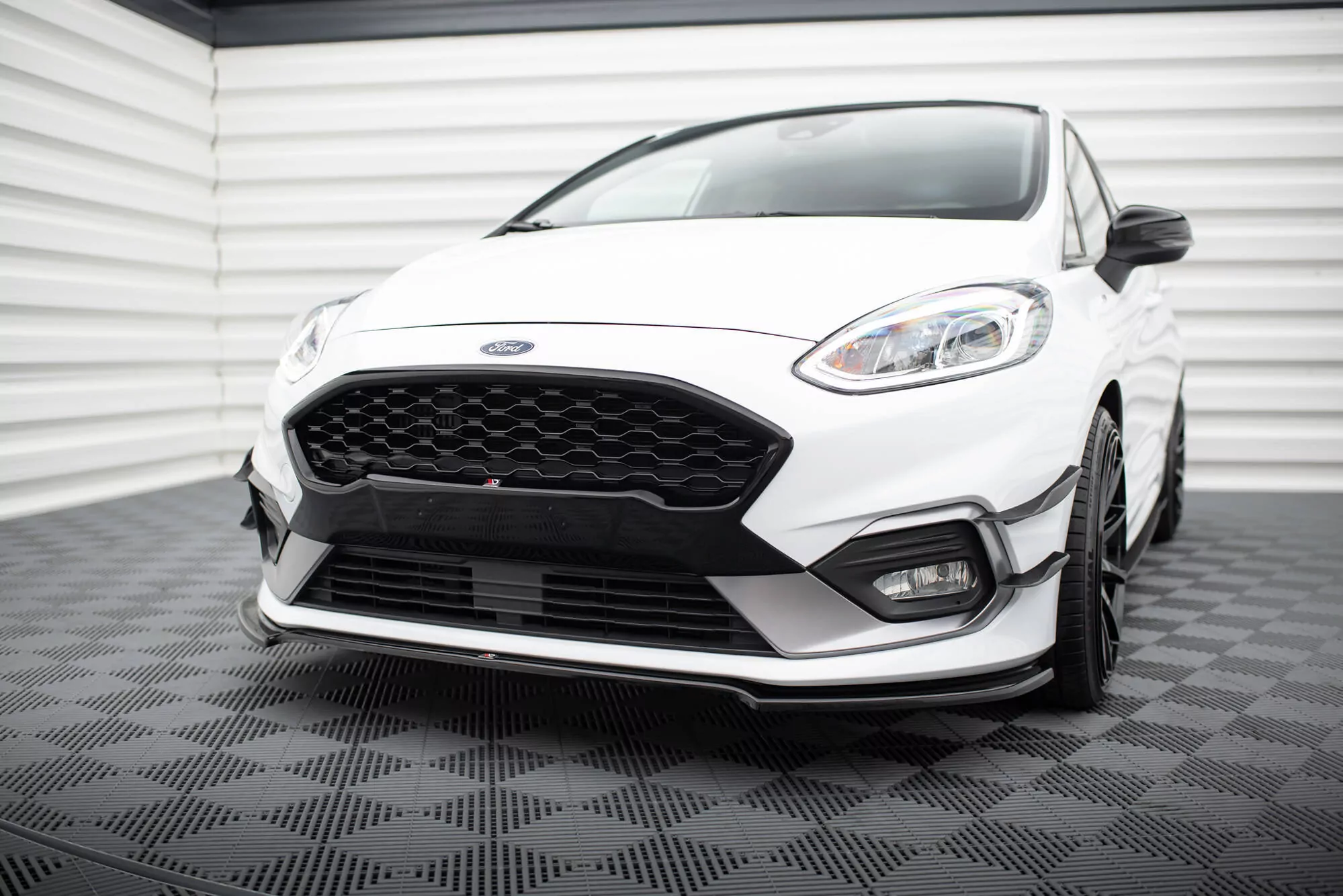 Front Ansatz Passend Für V.1 Passend Für Ford Fiesta Mk8 ST/ ST-Line Schwarz Hochglanz Schwarz Hochglanz