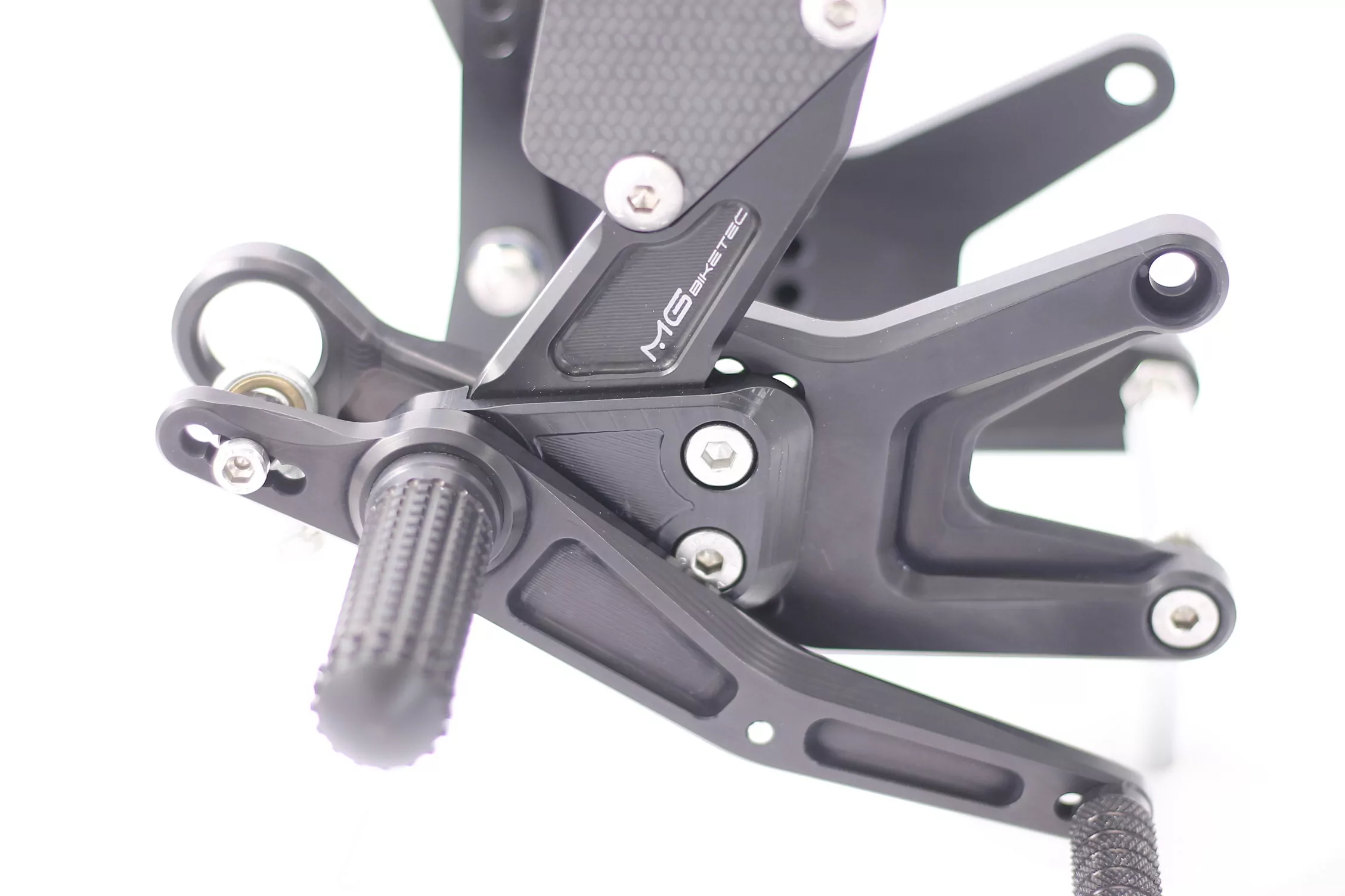 MG Biketec Sportfussrastenanlage / Rastenanlage / Fußrastenanlage mit ABE, gültig in D - A - CH für Triumph Street Triple 765 R / RS ab 2017-2019