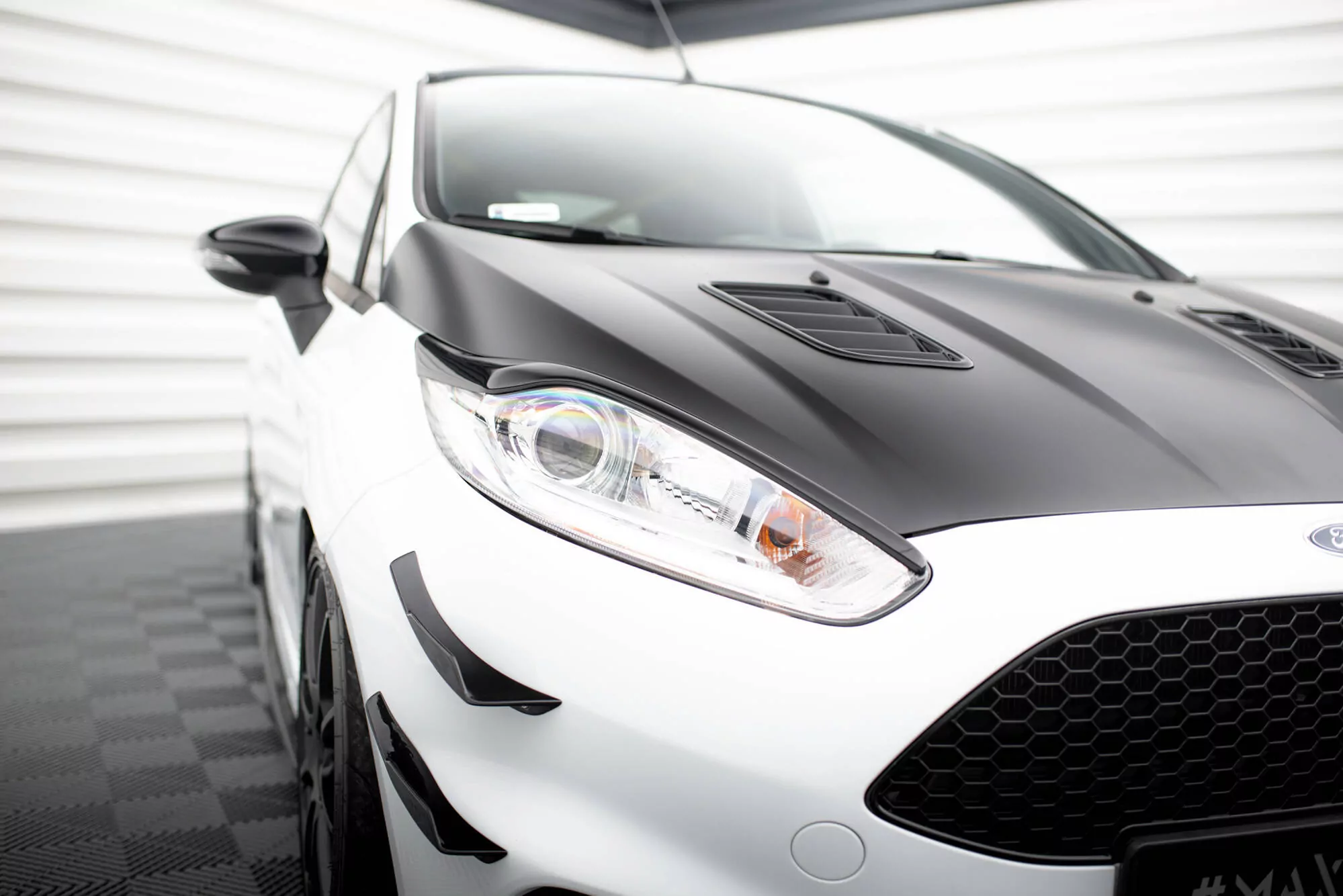 Scheinwerfer Blenden Böser Blick Passend Für V.2 Ford Fiesta ST / ST-Line / Standard Mk7 FL Schwarz Hochglanz