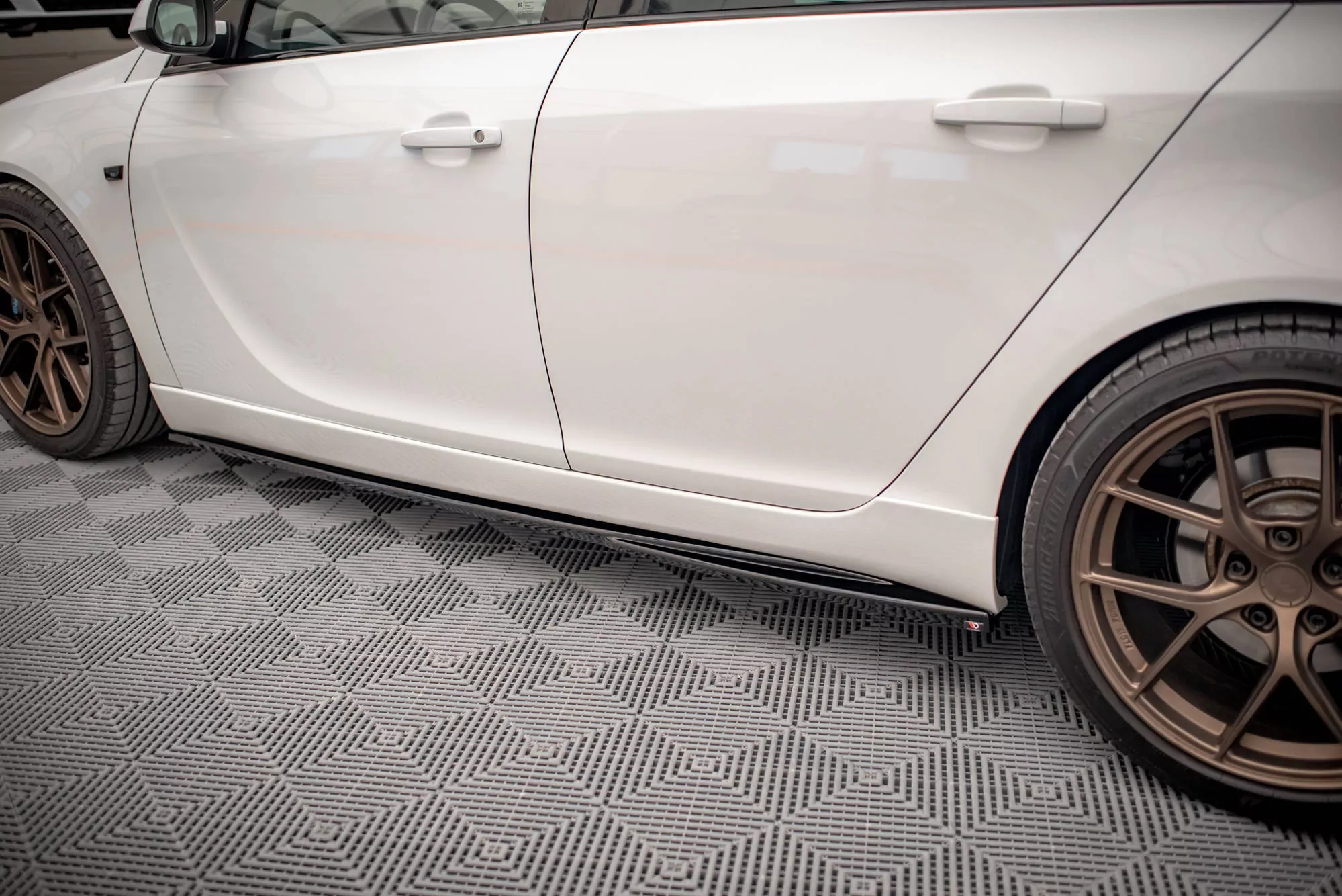 Seitenschweller Ansatz Passend Für Opel Insignia Mk. 1 OPC Facelift Schwarz Hochglanz