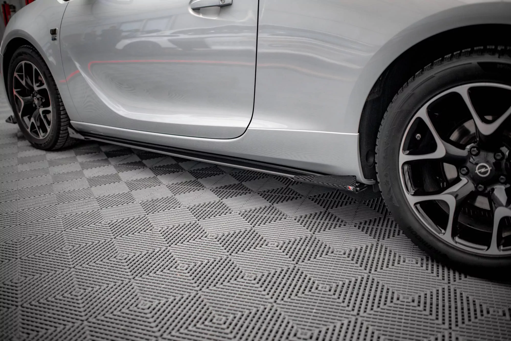 Seitenschweller Flaps Für Opel Astra GTC OPC-Line J Schwarz Hochglanz