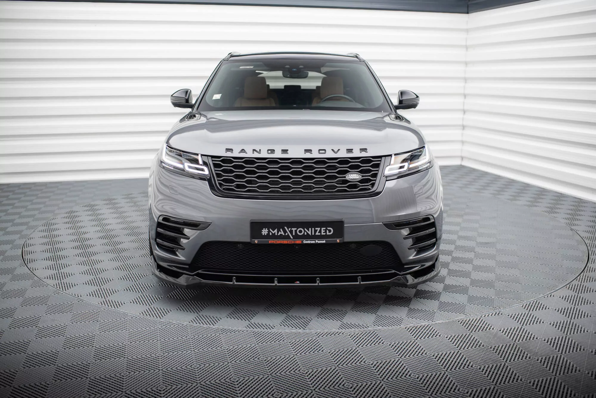 Front Ansatz Für Land Rover Range Rover Velar R-Dynamic Mk1 Schwarz Hochglanz