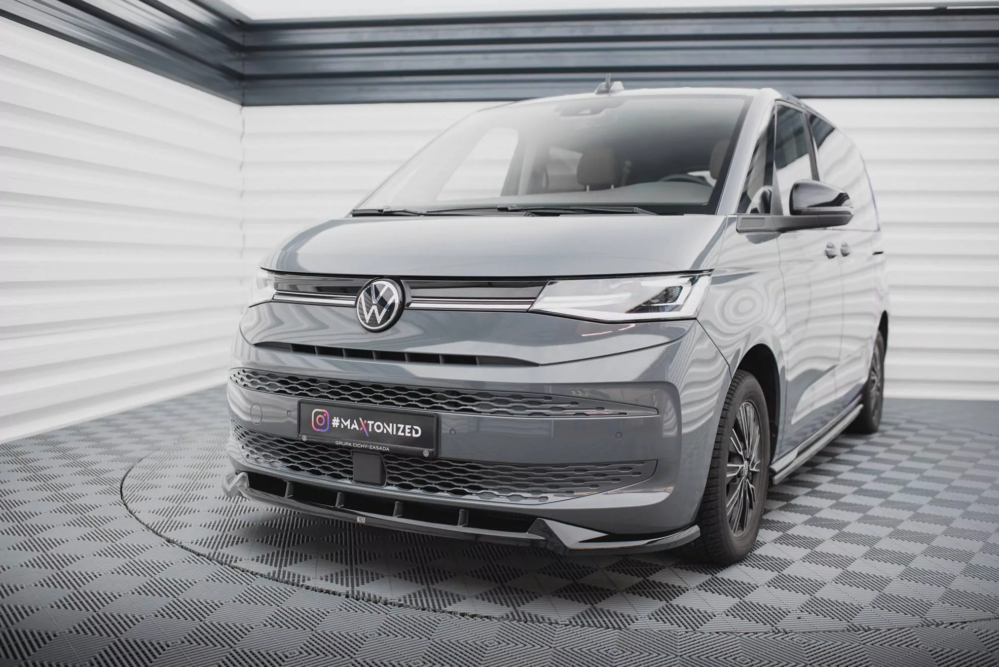 Front Ansatz V.2 Für Volkswagen Multivan T7 Schwarz Hochglanz