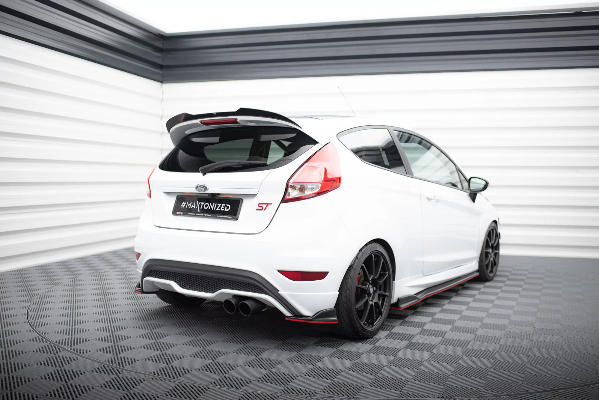 Heck Ansatz Flaps Diffusor V.2 Für Ford Fiesta ST Mk7 Facelift Schwarz Hochglanz