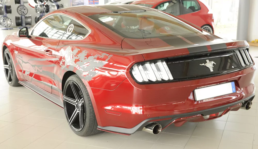 Rieger Heckschürzenansatz seitlich links für Ford Mustang 6 (LAE) | Coupé 11.14-07.17 (bis Facelift) für orig. GT-Heckschürze      in Vorbereitung !