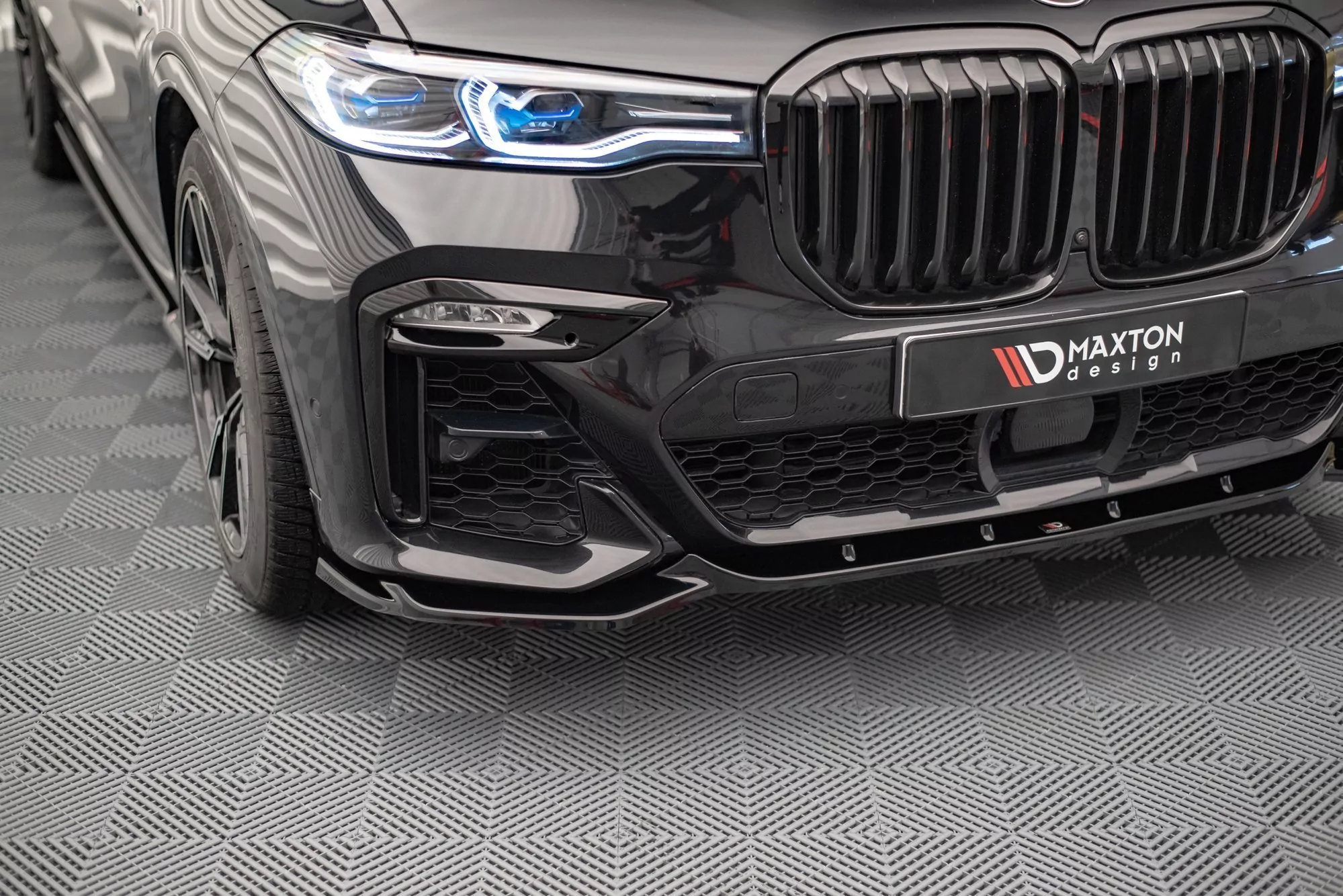 Front Ansatz V.3 Für BMW X7 M-Paket G07 Schwarz Hochglanz