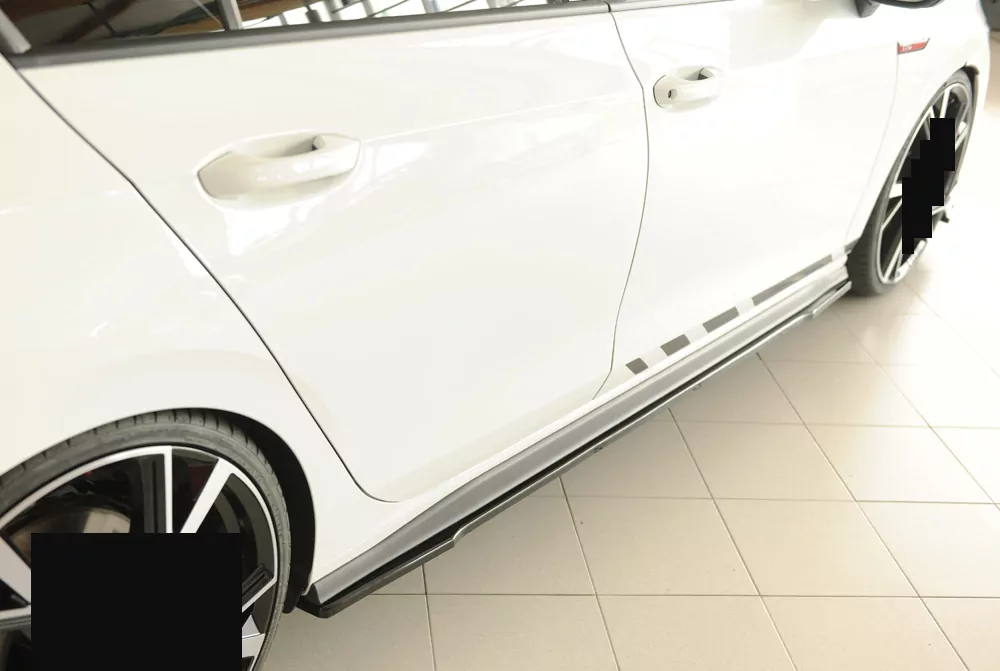 Rieger Seitenschweller rechts ansatz glanz schwarz für VW Golf 8 GTI Clubsport 5-tür. 10.20-03.24 (bis Facelift)