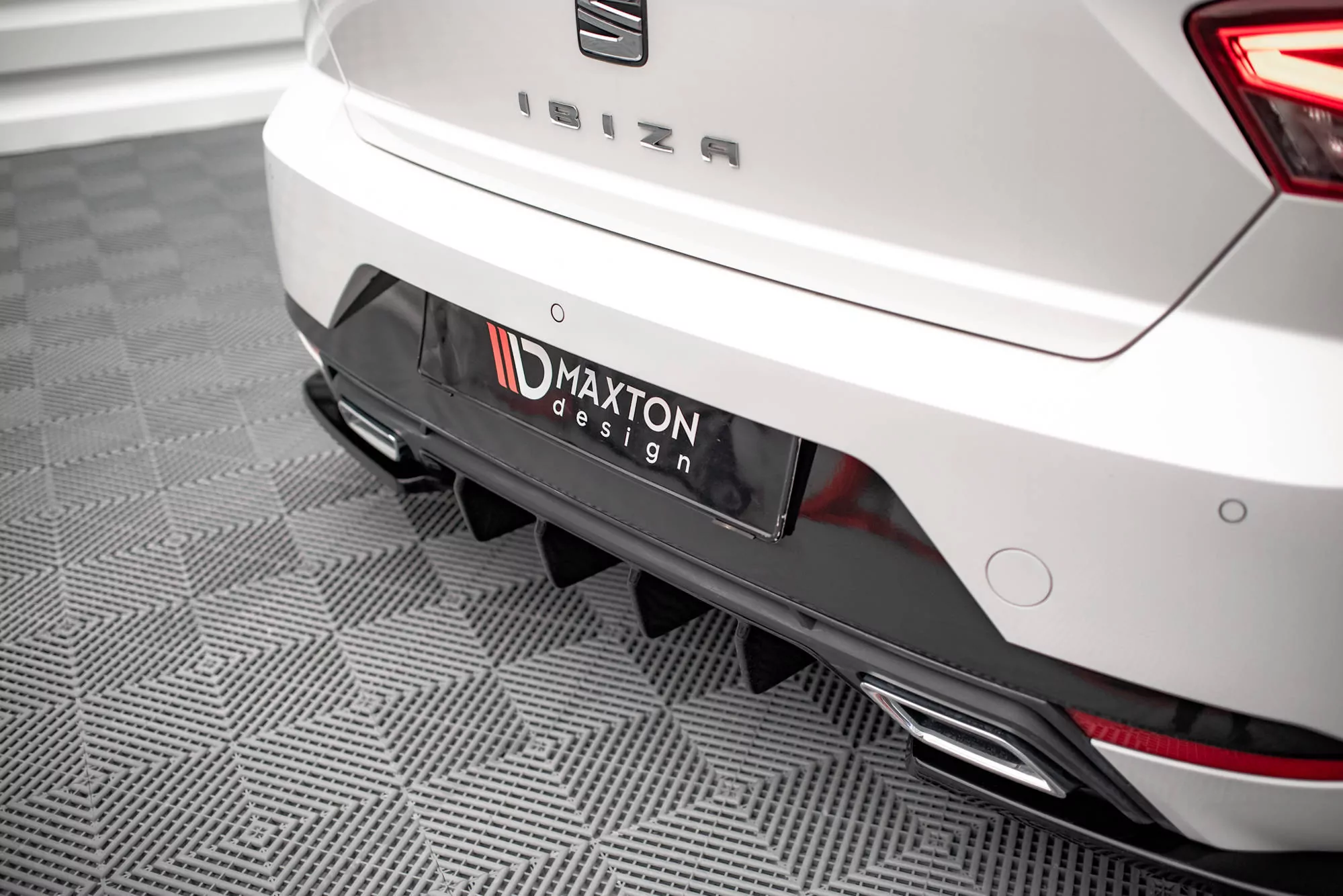 Diffusor Heck Ansatz Für Seat Ibiza FR/ Standard Mk5 Schwarz Hochglanz