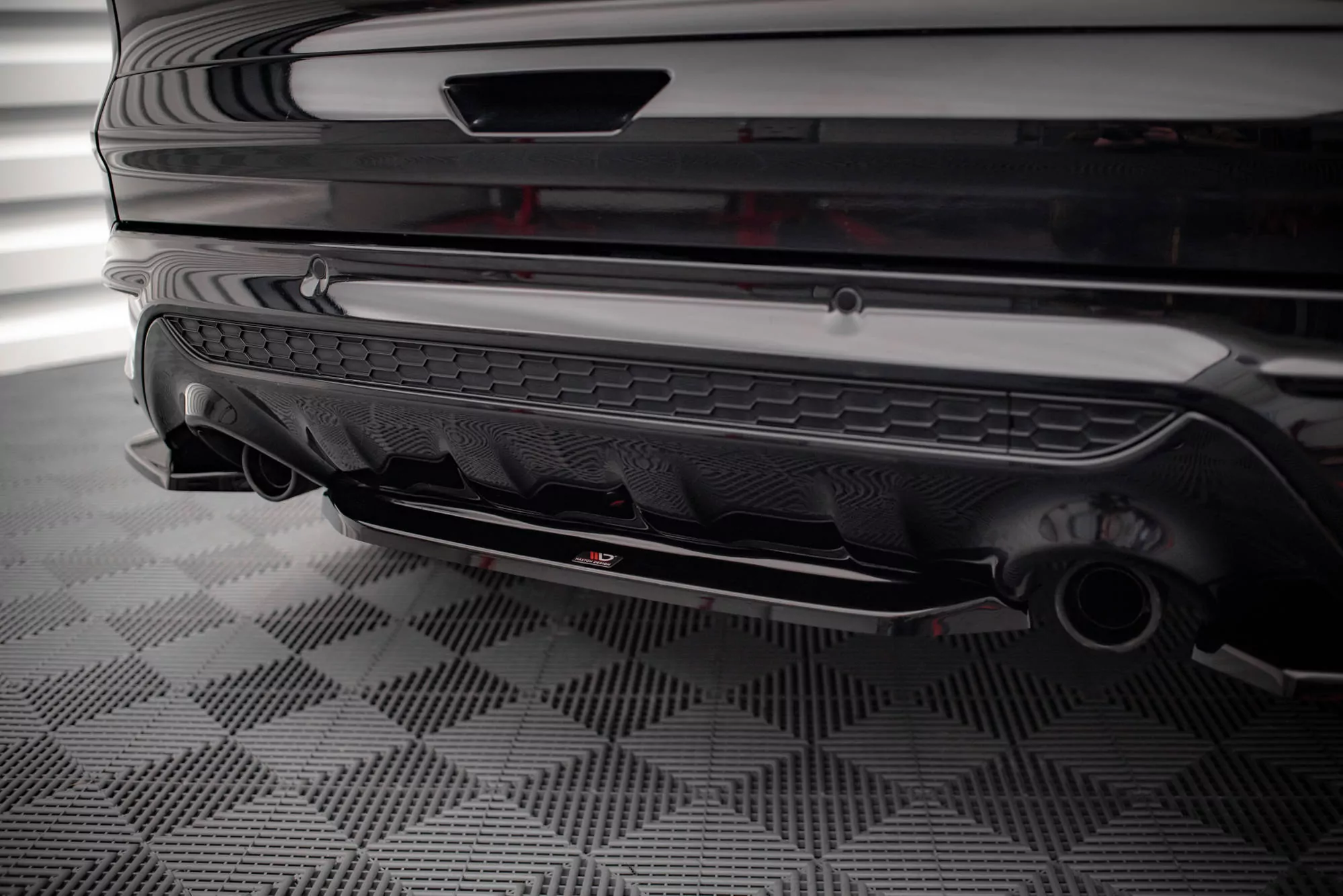 Mittlerer Diffusor Heck Ansatz Für Ford Escape ST-Line Mk3 Schwarz Hochglanz