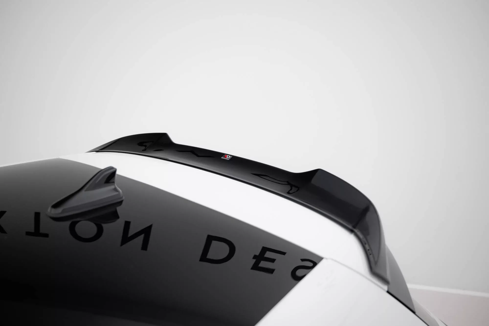 Spoiler CAP Für 3D Volkswagen Golf GTI / GTE / GTD / R-Line / R Mk8 Schwarz Hochglanz