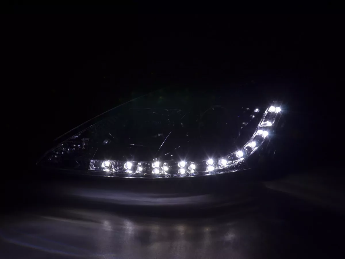 Scheinwerfer Set Daylight LED TFL-Optik Ford Focus 3/4/5-trg. Bj. 01-04 chrom für Rechtslenker