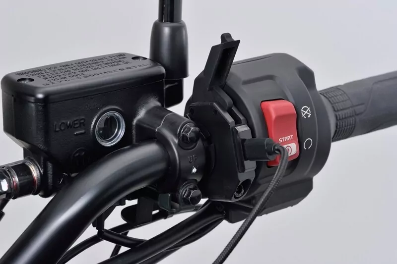 DAYTONA SLIM 1-fach USB Typ C Steckdose, zur Lenkermontage, 5V/ 3A, 9V/ 2A,12V/1,5A