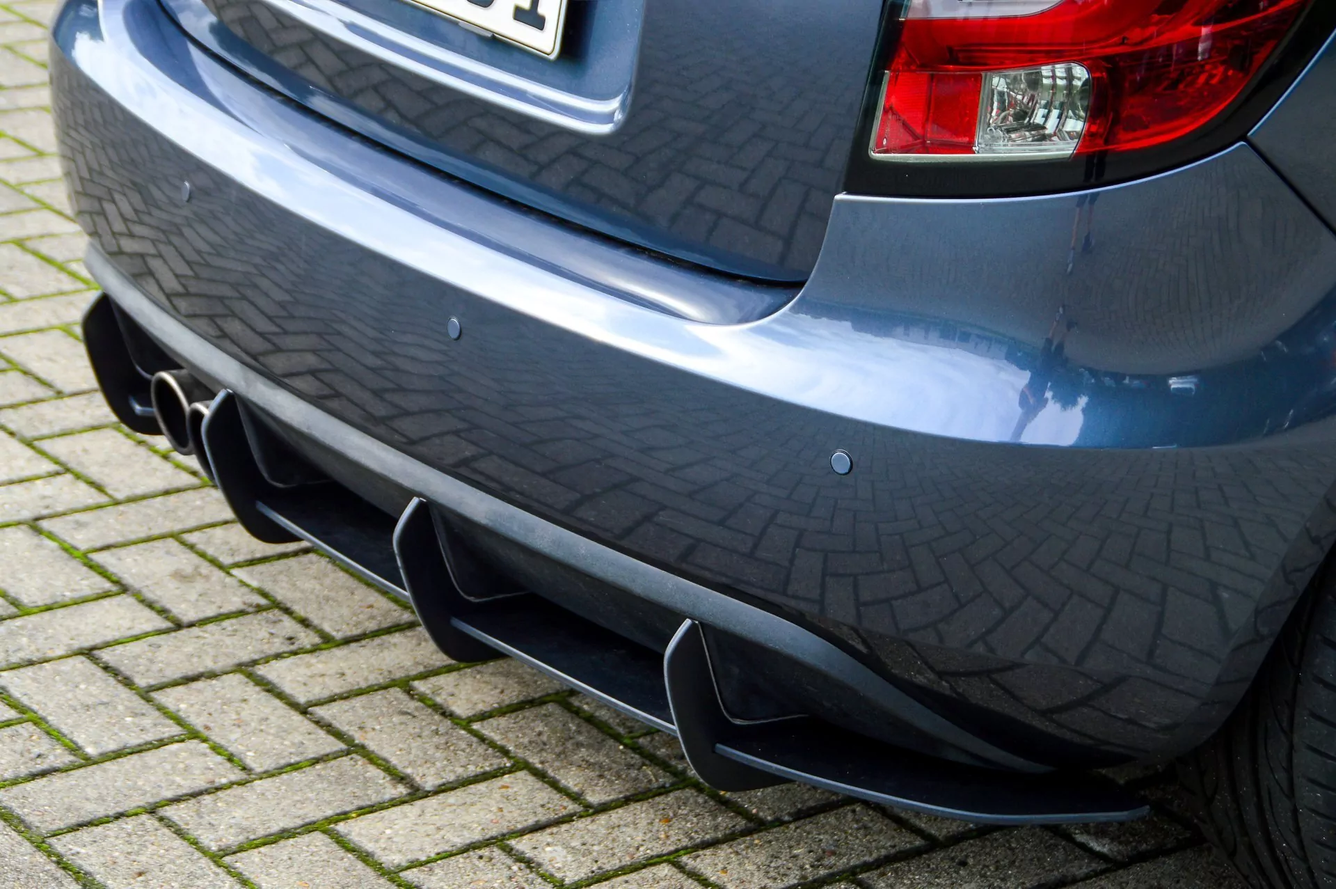 Gefräster Heckansatz mit Finnen für Skoda Fabia RS 5J