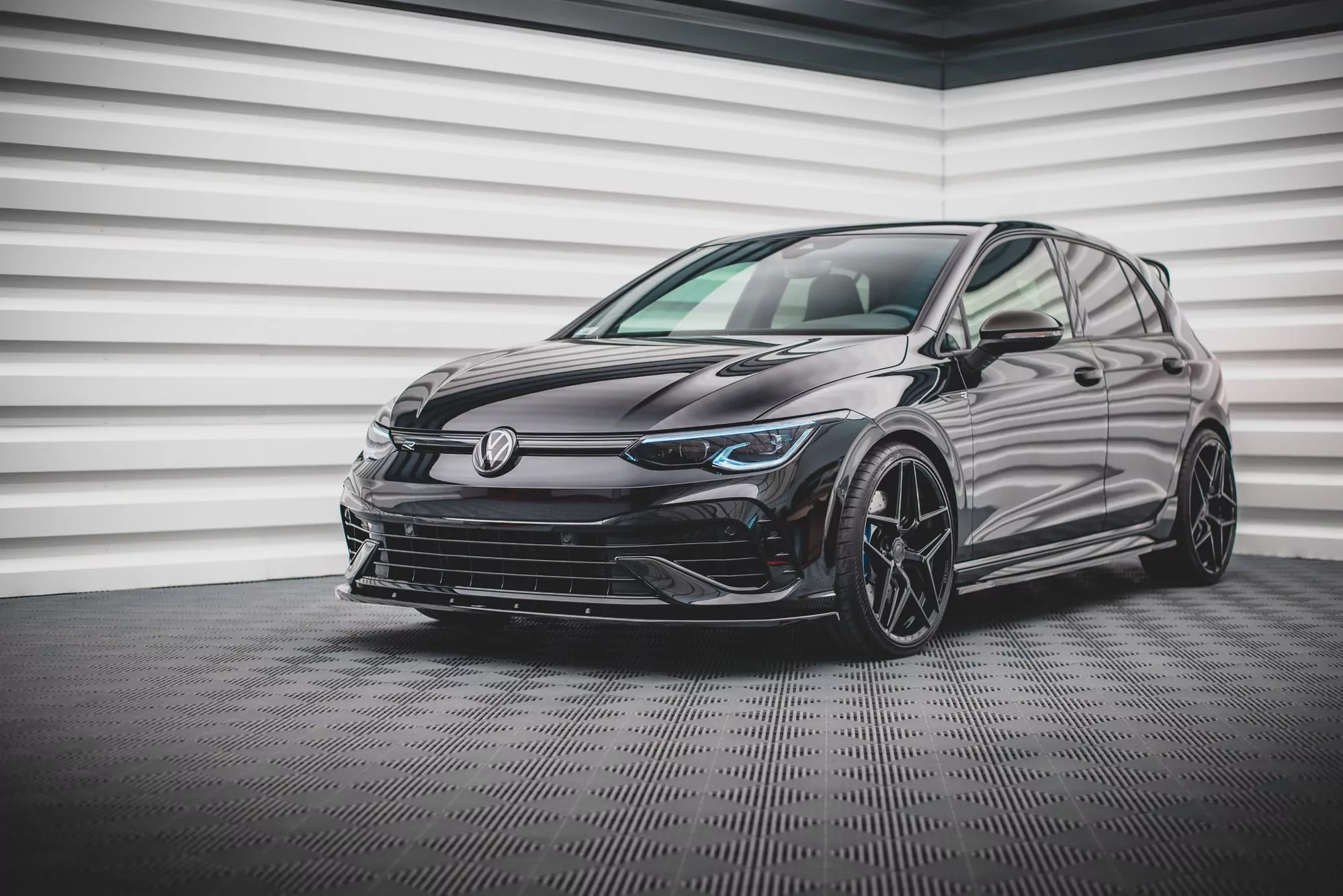Front Ansatz V.1 Für Volkswagen Golf R Mk8 Schwarz Hochglanz