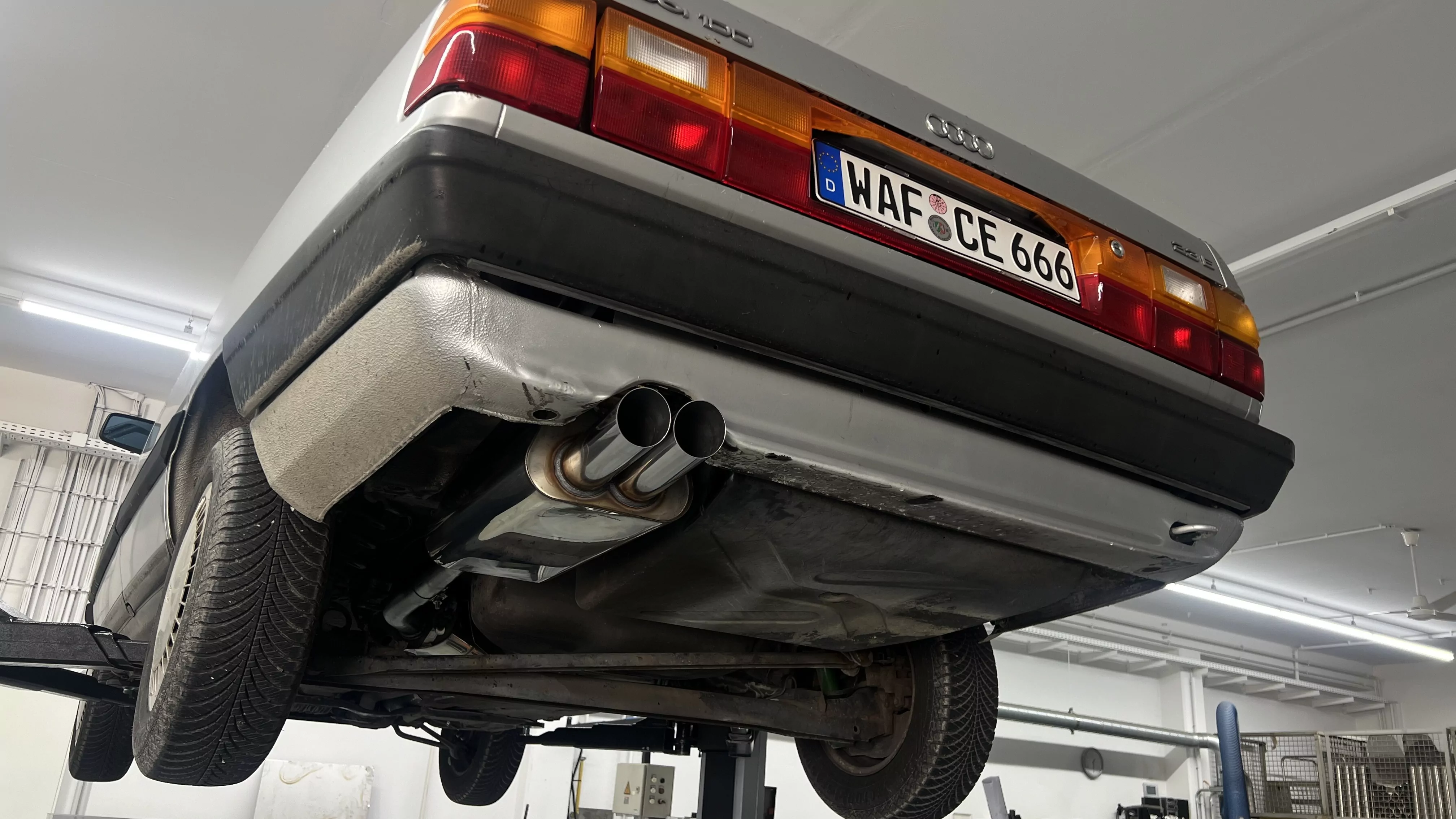 Audi 100/A6 Typ C3/C4 Frontantrieb  Endschalldämpfer - 2x70 Typ 14