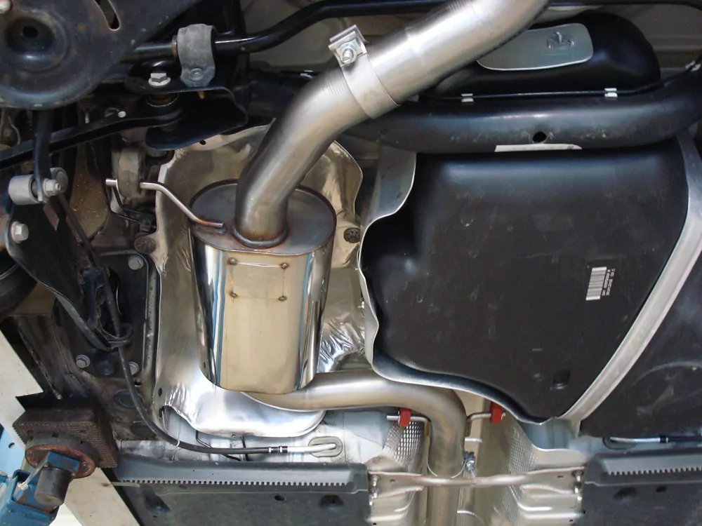 VW Golf 6  Mittelschalldämpfer