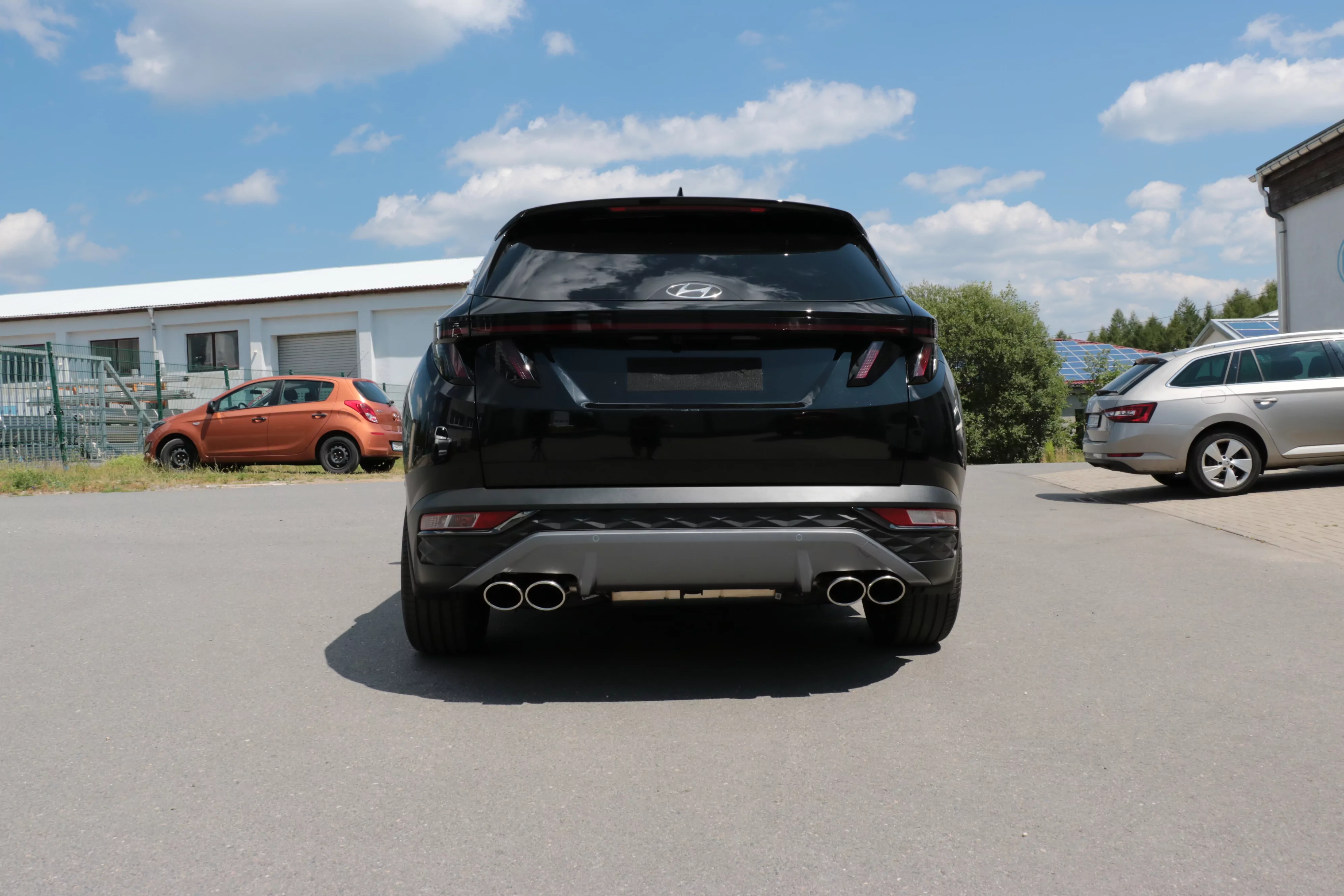 Hyundai Tucson NX4 - 4x2 & 4x4  Endschalldämpfer - 2x115x85 Typ 32 rechts/links