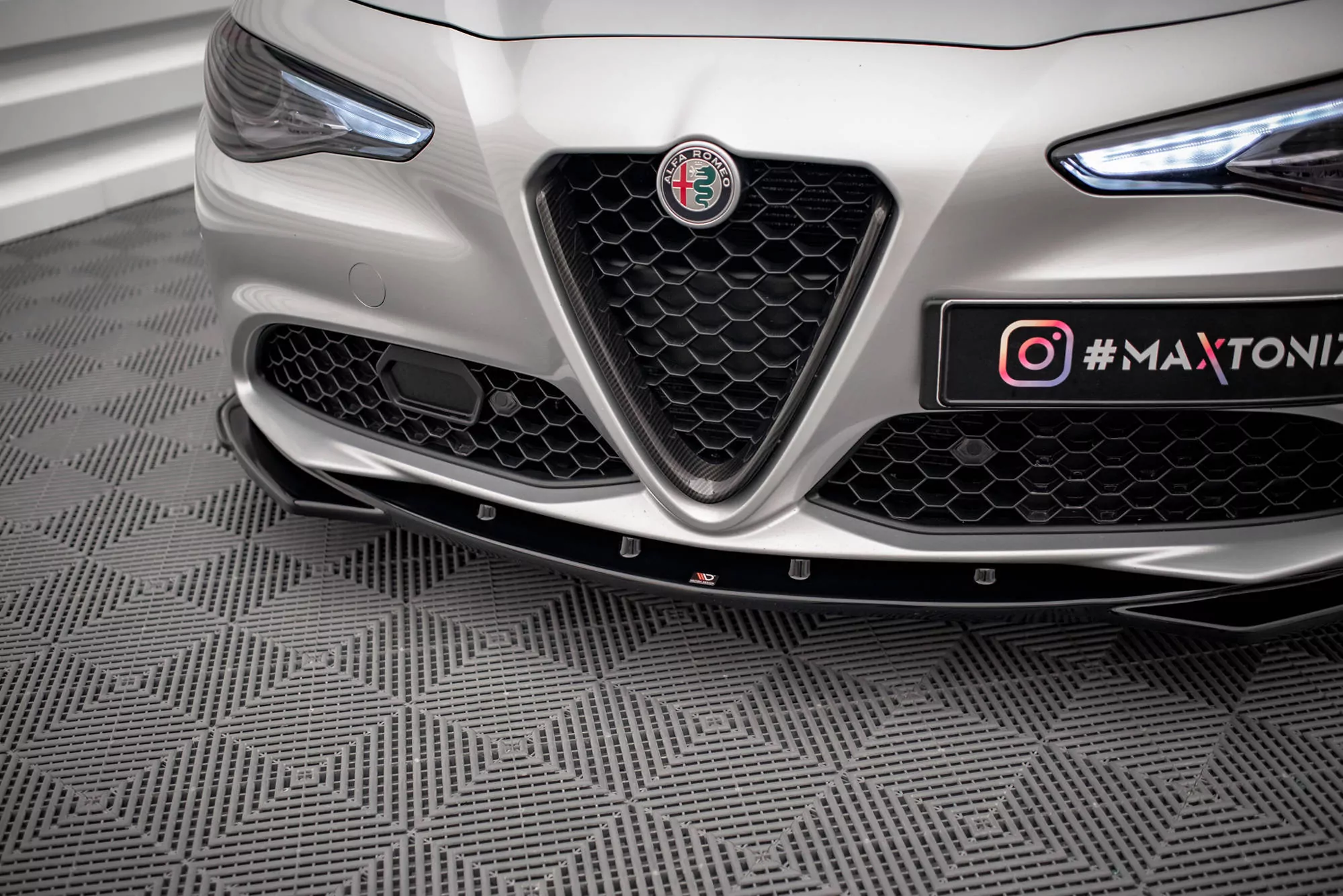 Front Ansatz V.2 Für Alfa Romeo Giulia Sport Schwarz Hochglanz