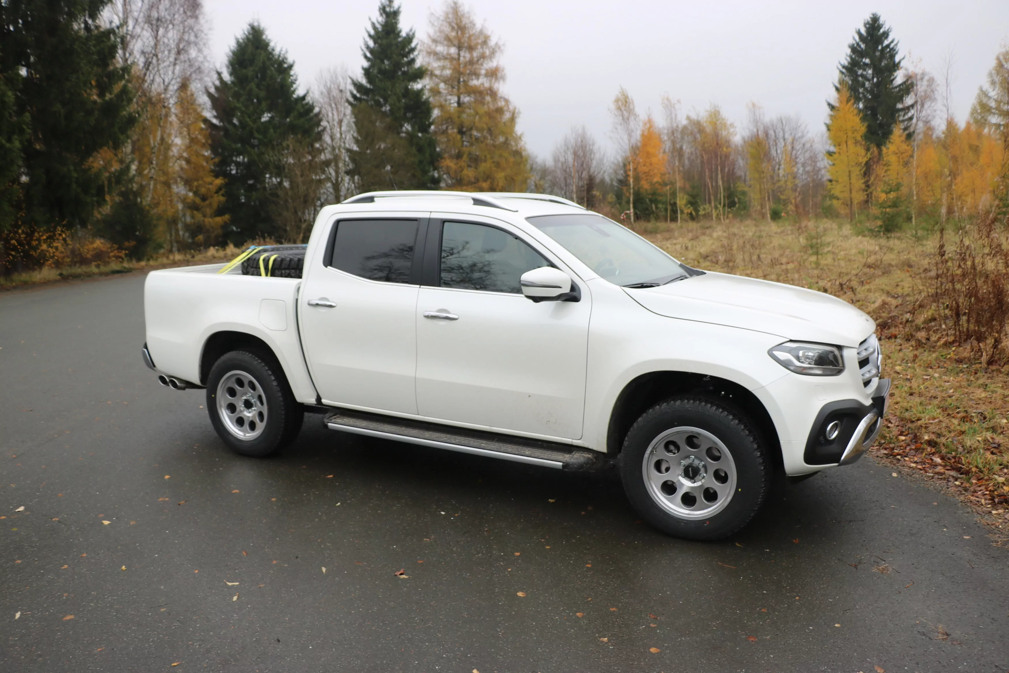 Mercedes X-Klasse 4matic  Endrohrsystem Ausgang rechts am Fahrzeug - 2x115x85 Typ 38 rechts