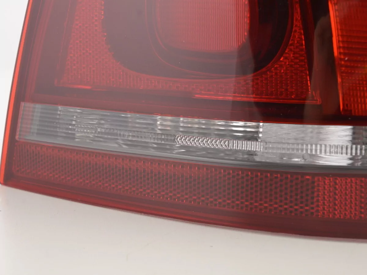 Verschleißteile Rückleuchte rechts VW Passat 3C Limo Bj. 10-14 schwarz