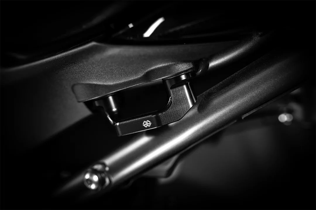 Gilles Soziusträgerabdeckung schwarz für Yamaha RM39