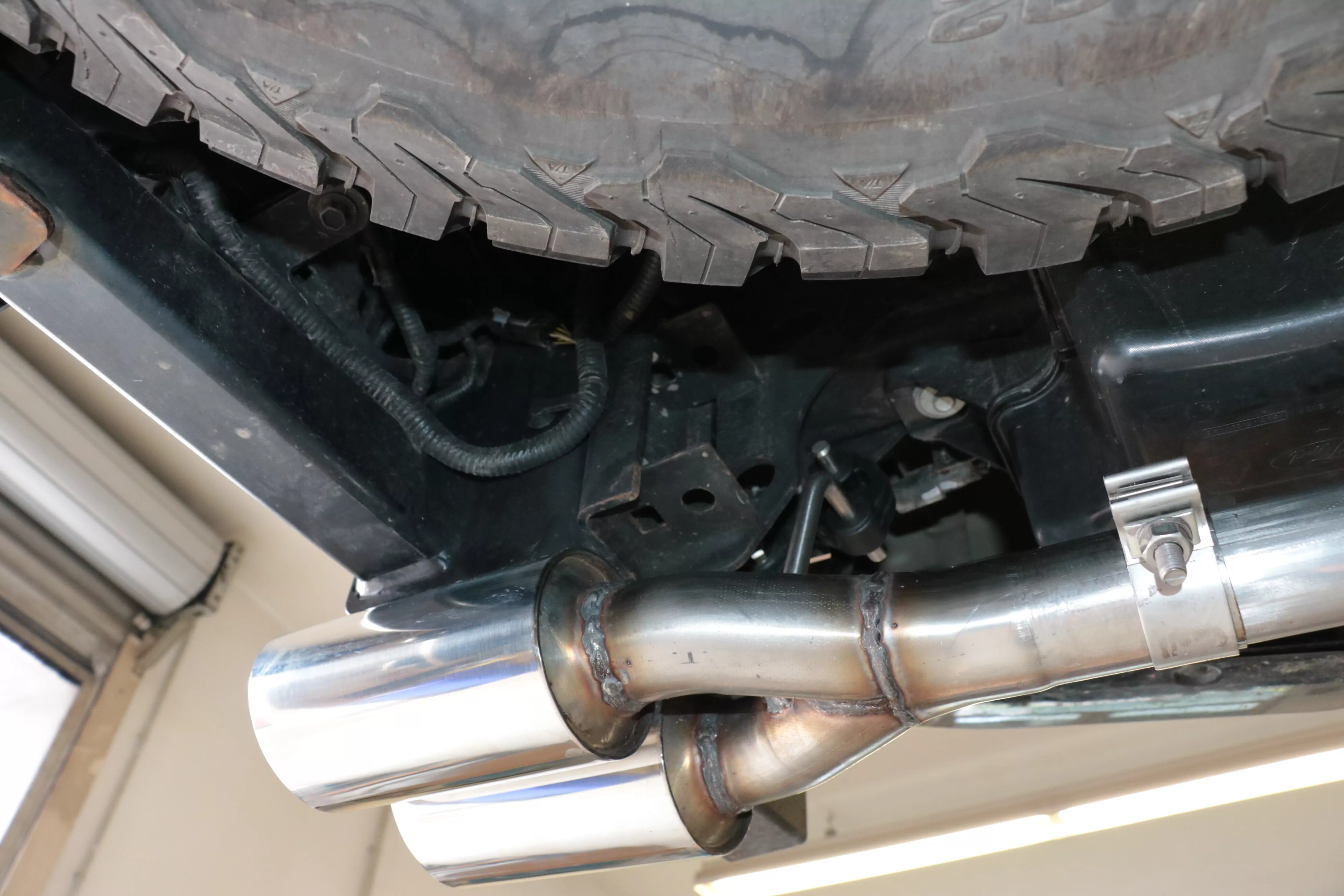 Ford Raptor - Doppelkabine Endschalldämpfer Sidepipe, Ausgang rechts/links - 2x100 Typ 25 rechts/links