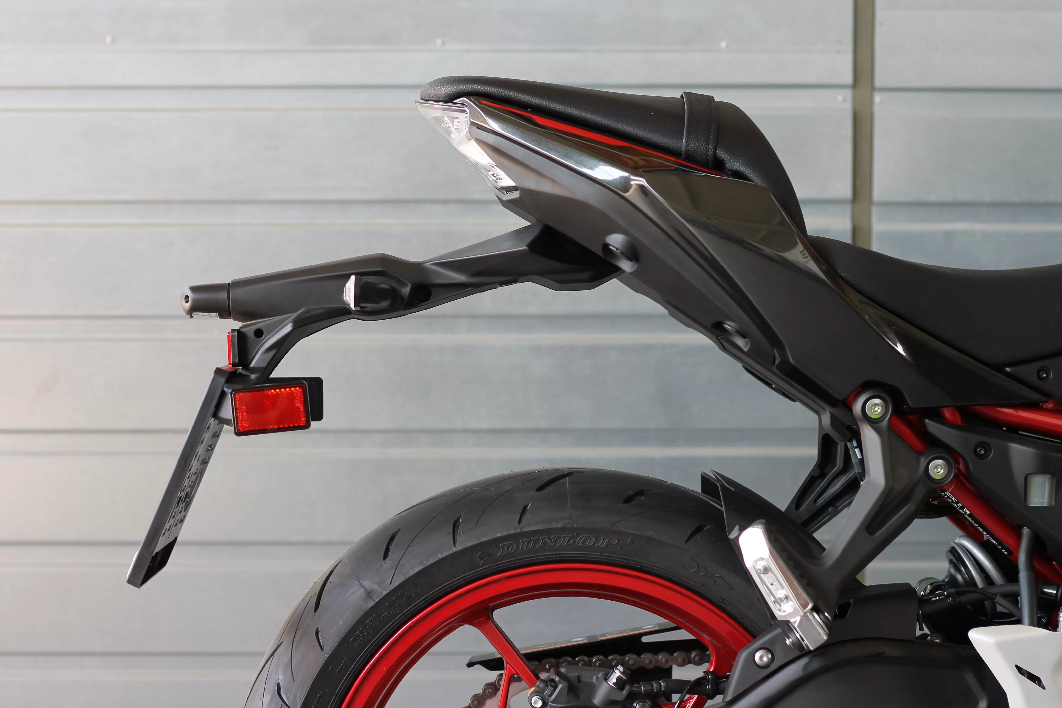 MG Biketec Kennzeichenhalter für Kawasaki Z 650 ab 2023