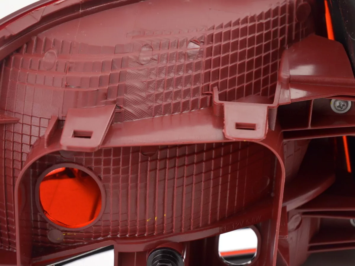 Verschleißteile Rückleuchte rechts VW Passat 3C Limo Bj. 10-14 schwarz