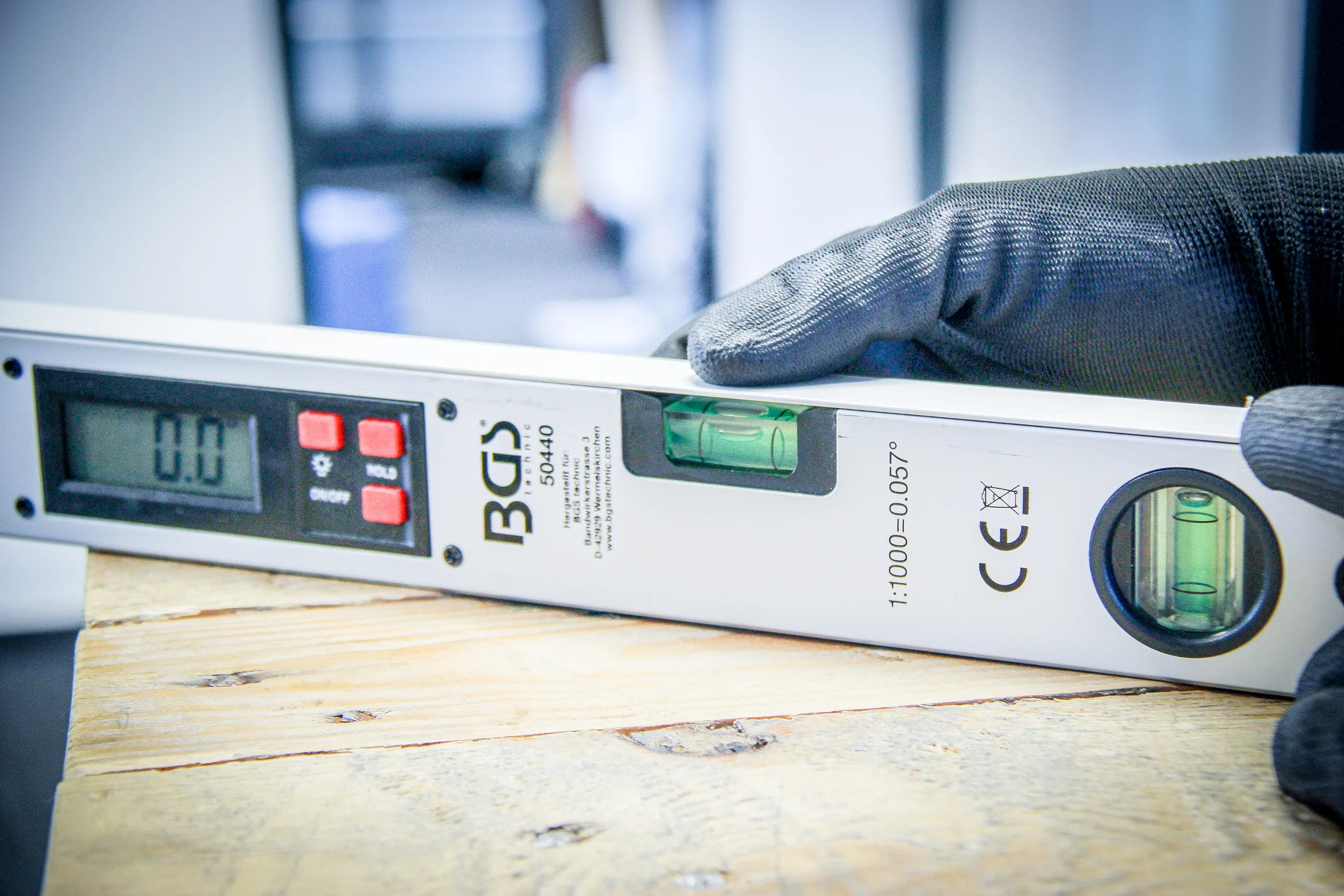 Digitaler LCD-Winkelmesser mit Wasserwaage | 450 mm