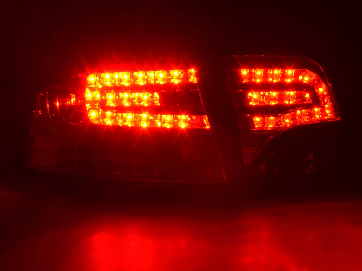 LED Rückleuchten Set Audi A4 Limousine Typ 8E Bj. 04-07 rot/klar