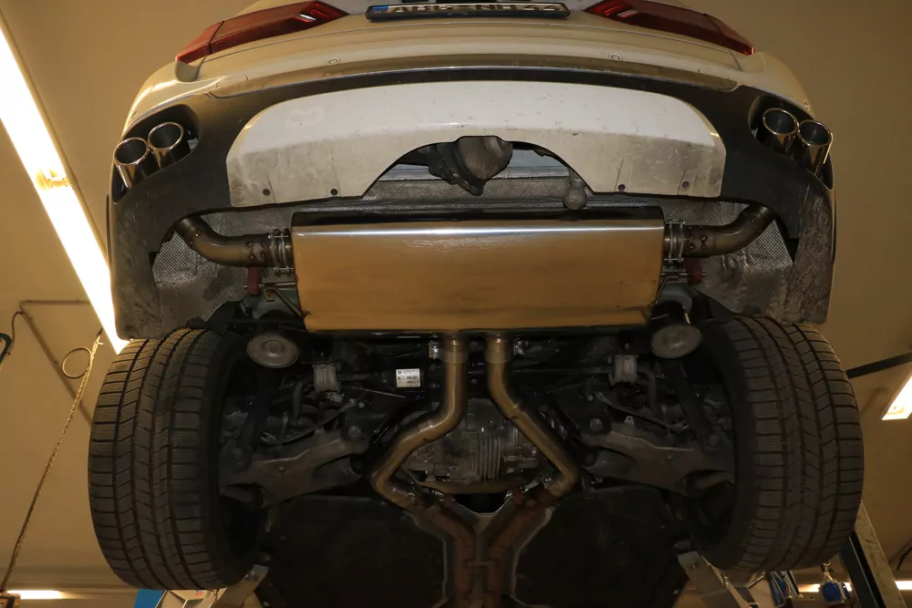 BMW X5 F15  Endschalldämpfer quer Ausgang rechts/links, Eingang doppelflutig - 2x80 Typ 16 rechts/links