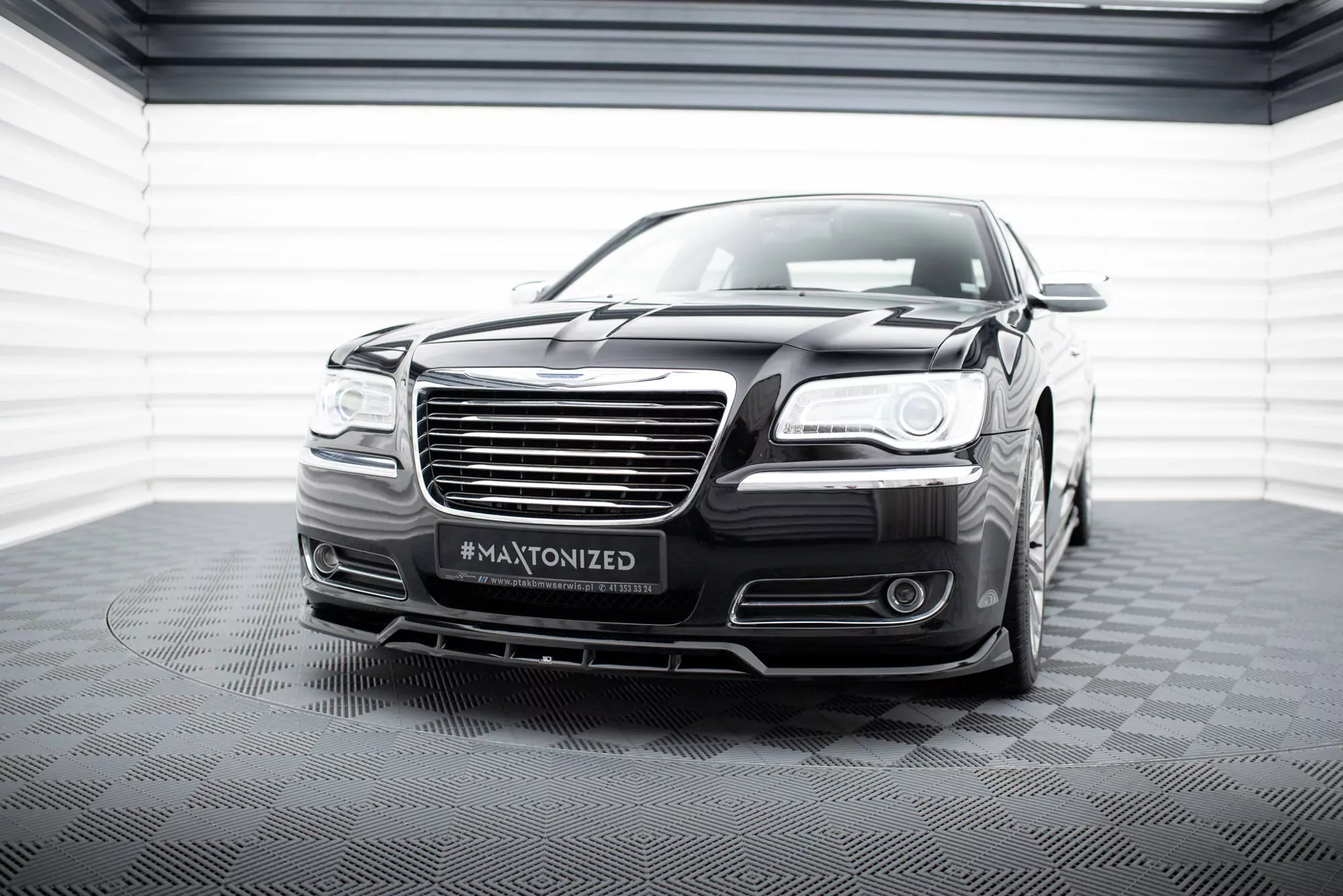 Front Ansatz Für Chrysler 300 Mk2 Schwarz Hochglanz