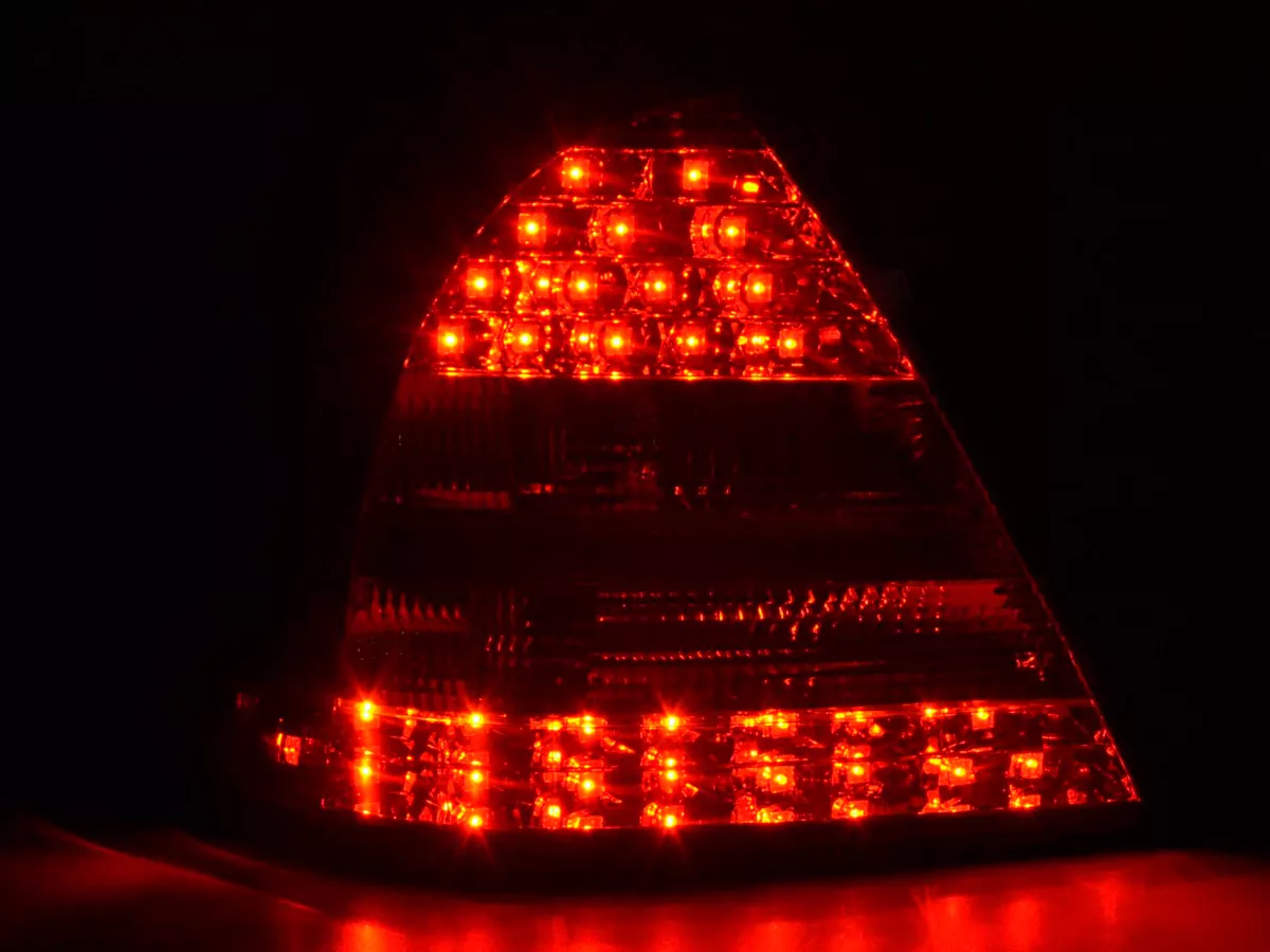 LED Rückleuchten Set Mercedes C-Klasse W203 Limo Bj. 01-04 rot/klar