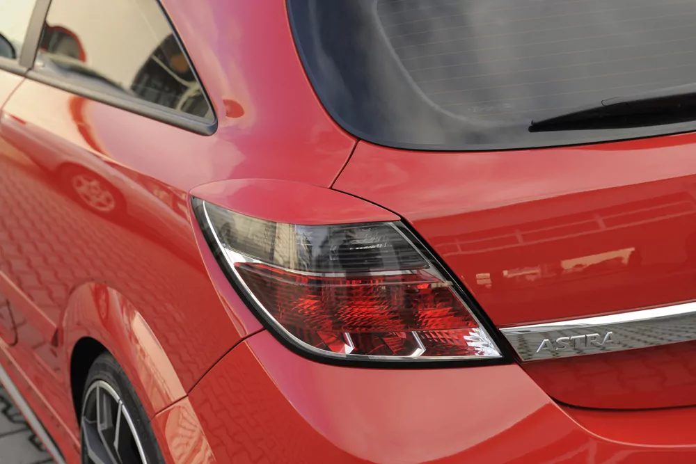 LUMMA Rücklichtblenden GTC/R für Opel Astra H GTC 3-tür.  für GTC-Modelle