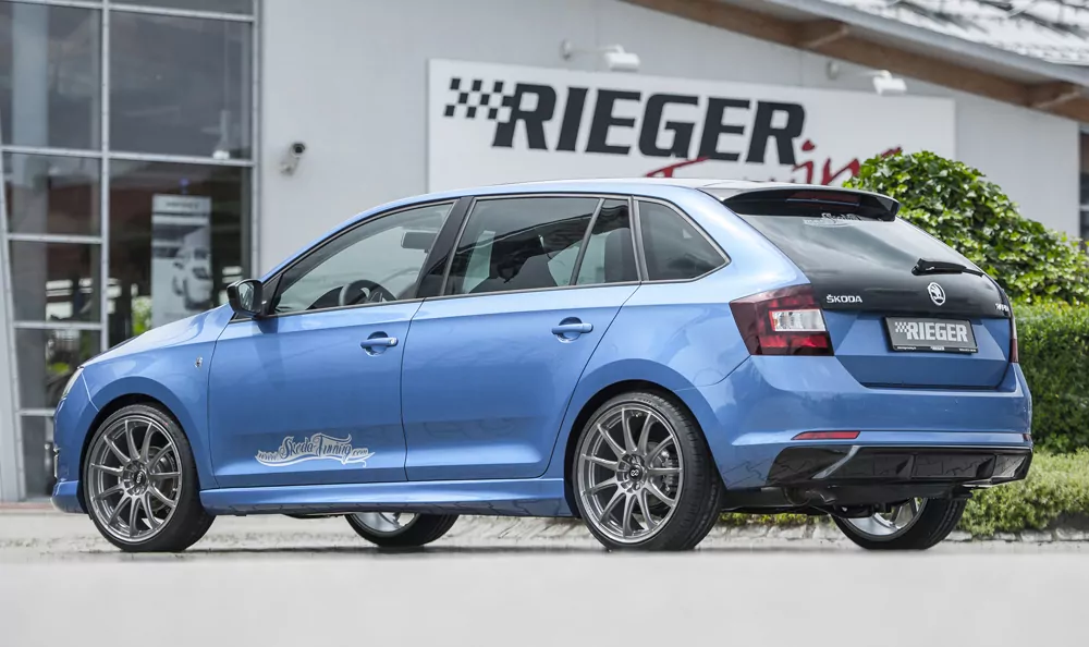Rieger Heckeinsatz für Skoda Rapid (NH) - Spaceback 05.17- (ab Facelift) schwarz glanz