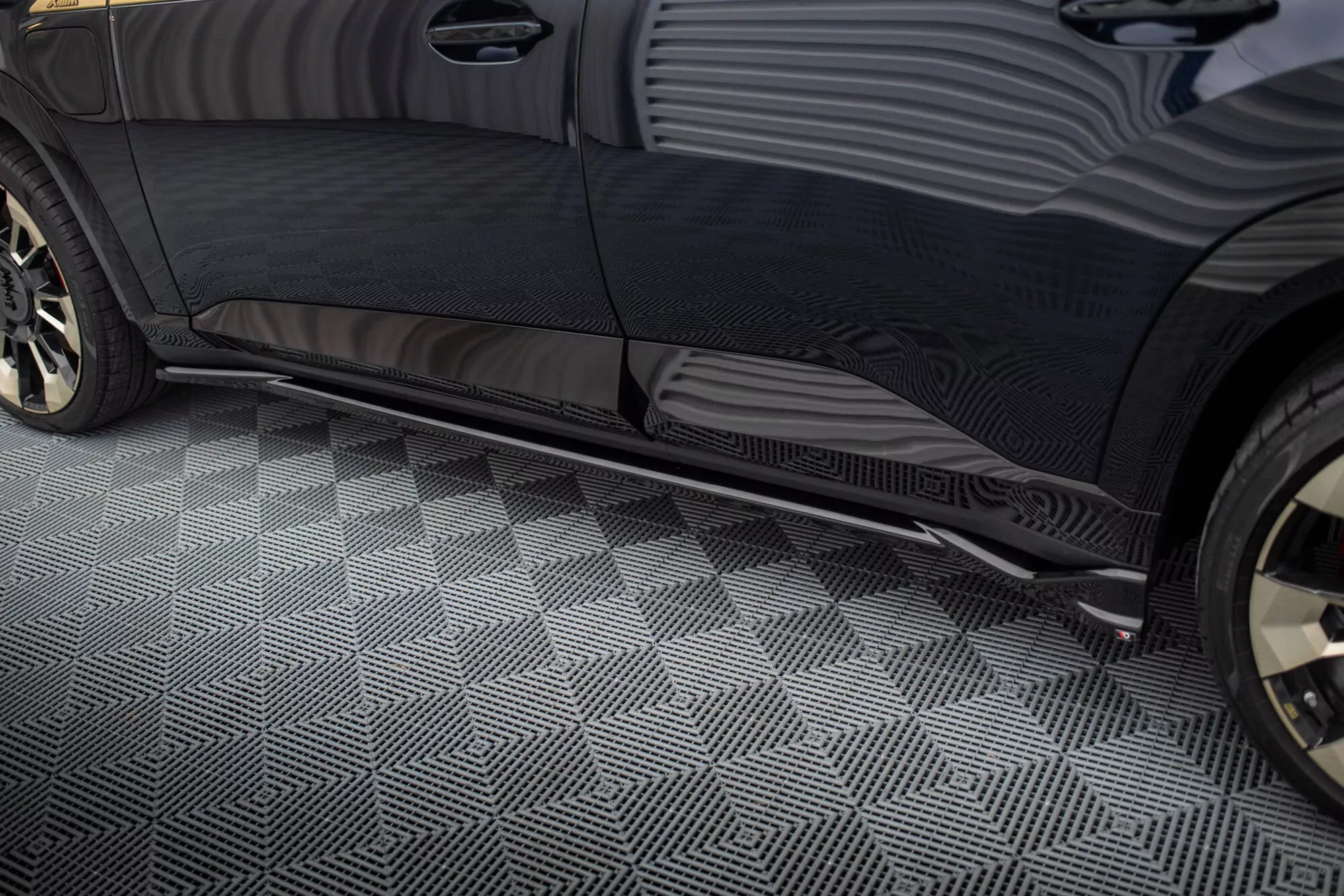 Seitenschweller Ansatz Für BMW XM G09 Schwarz Hochglanz