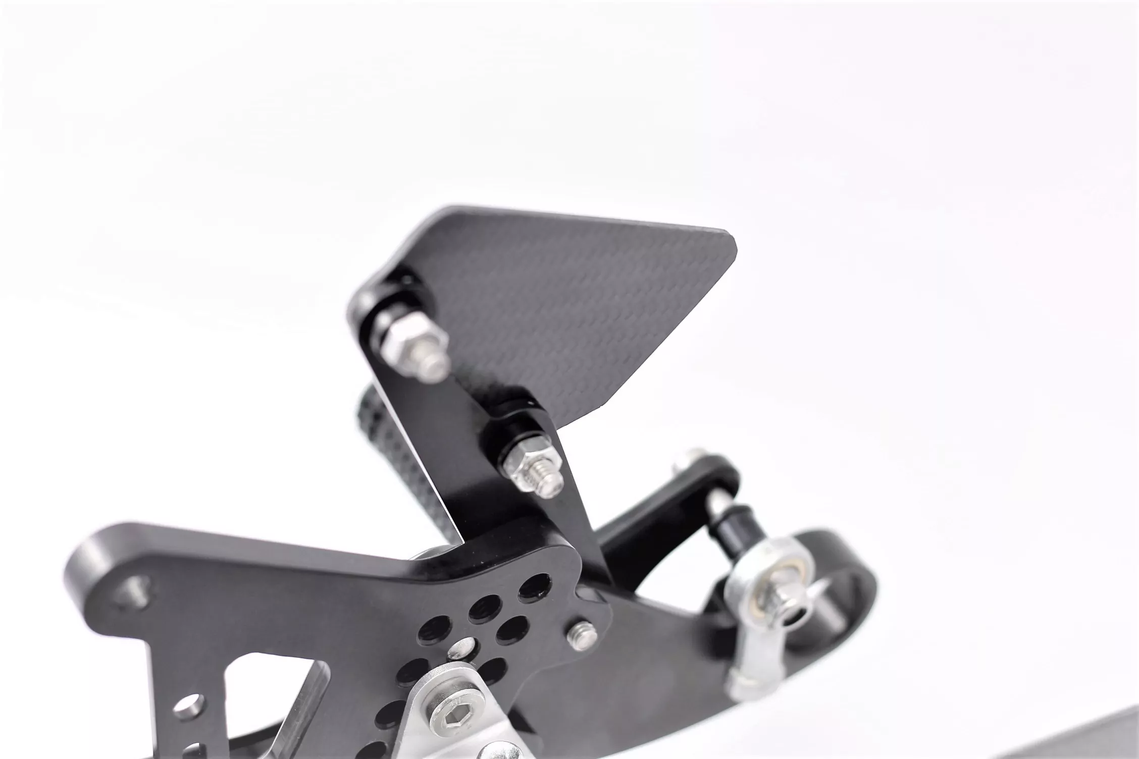 MG Biketec Sportfussrastenanlage / Rastenanlage / Fußrastenanlage mit ABE, gültig in D - A - CH für Yamaha YZF-R6 ab 2006-2007