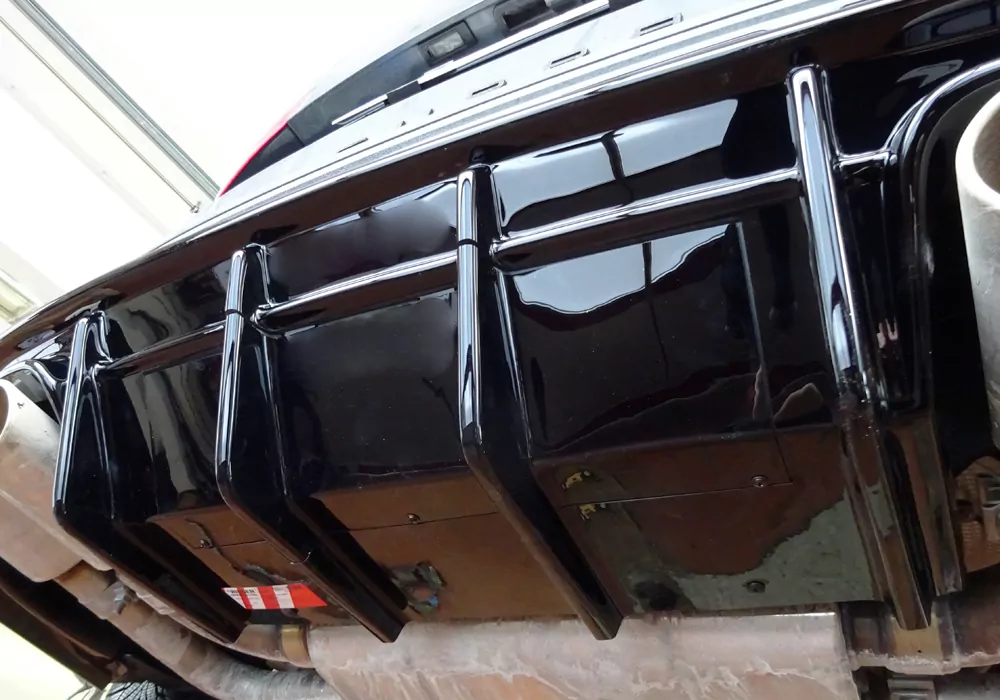 Rieger Heckeinsatz (für Fzg. mit AHK) glanz schwarz für Seat Ateca Cupra (5FP)  09.18-07.20 (bis Facelift)